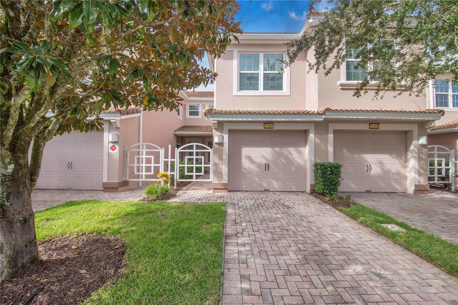 1206 Romani Avenue — photo