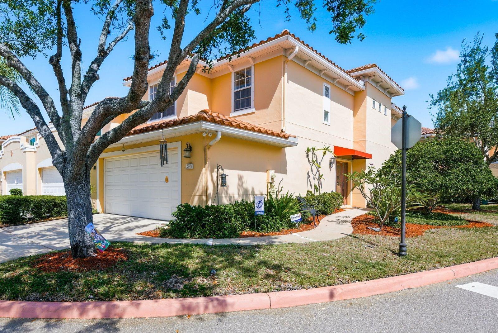 208 Valencia Circle — photo