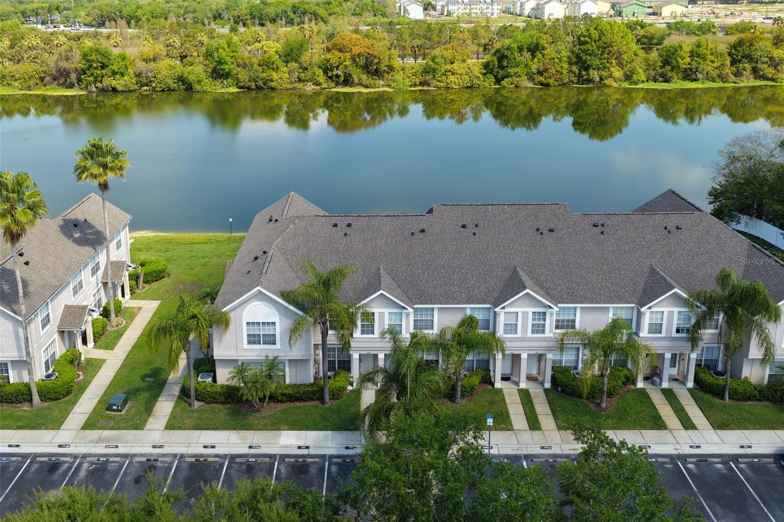 425 Kensington Lake Circle — photo