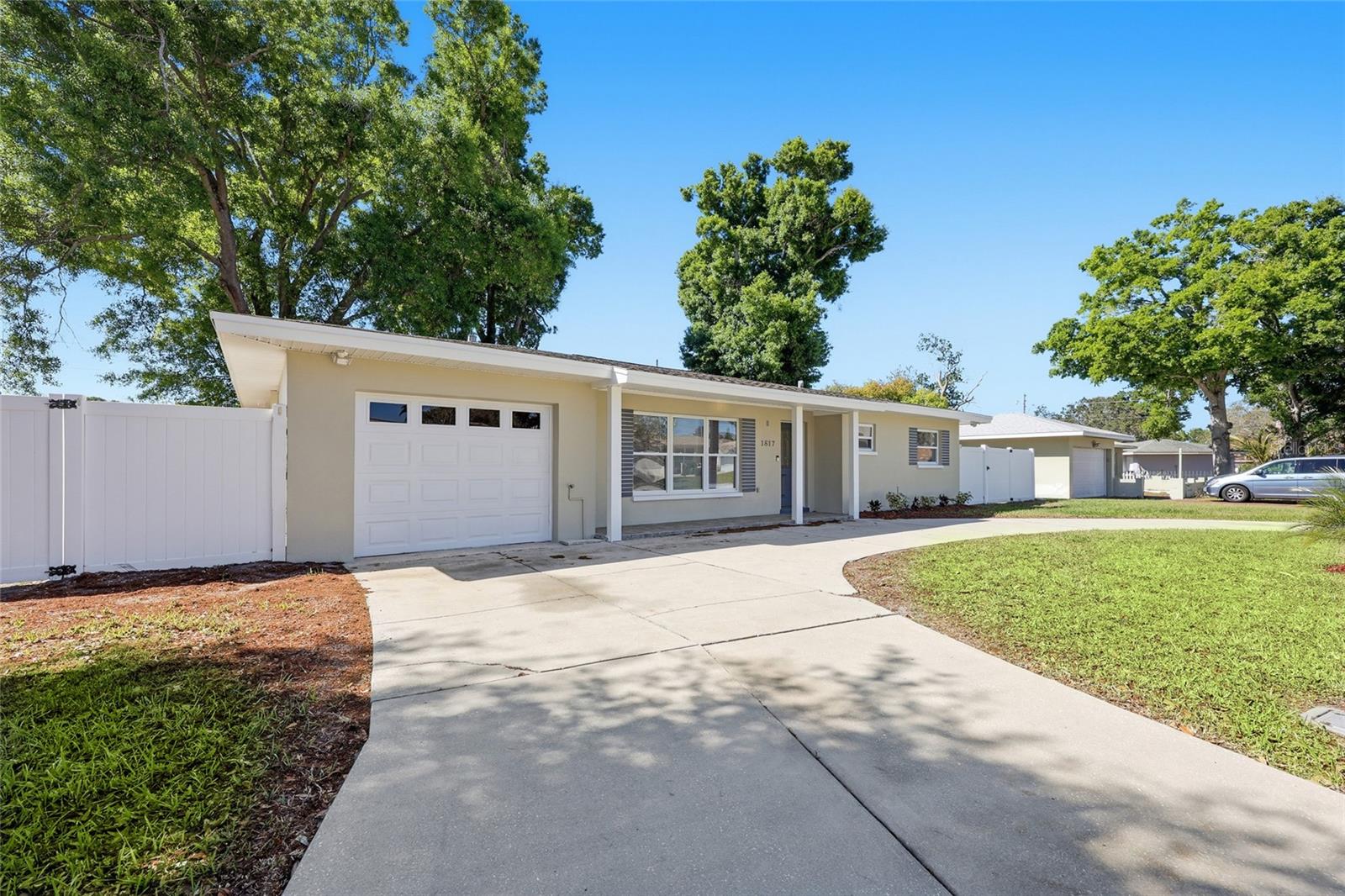 1817 Hunt Lane — photo