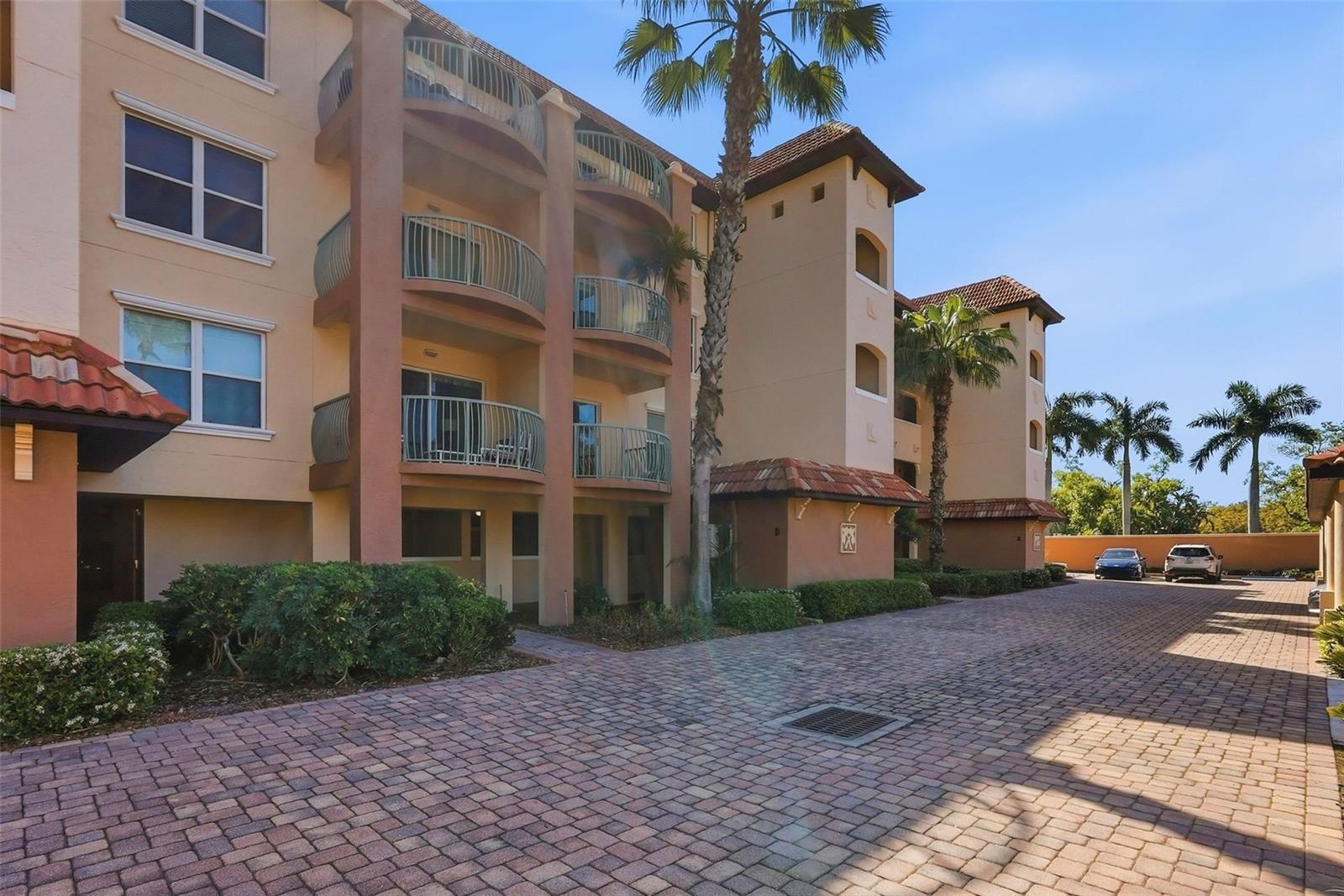 1695 Pinellas Bayway S E4 — photo
