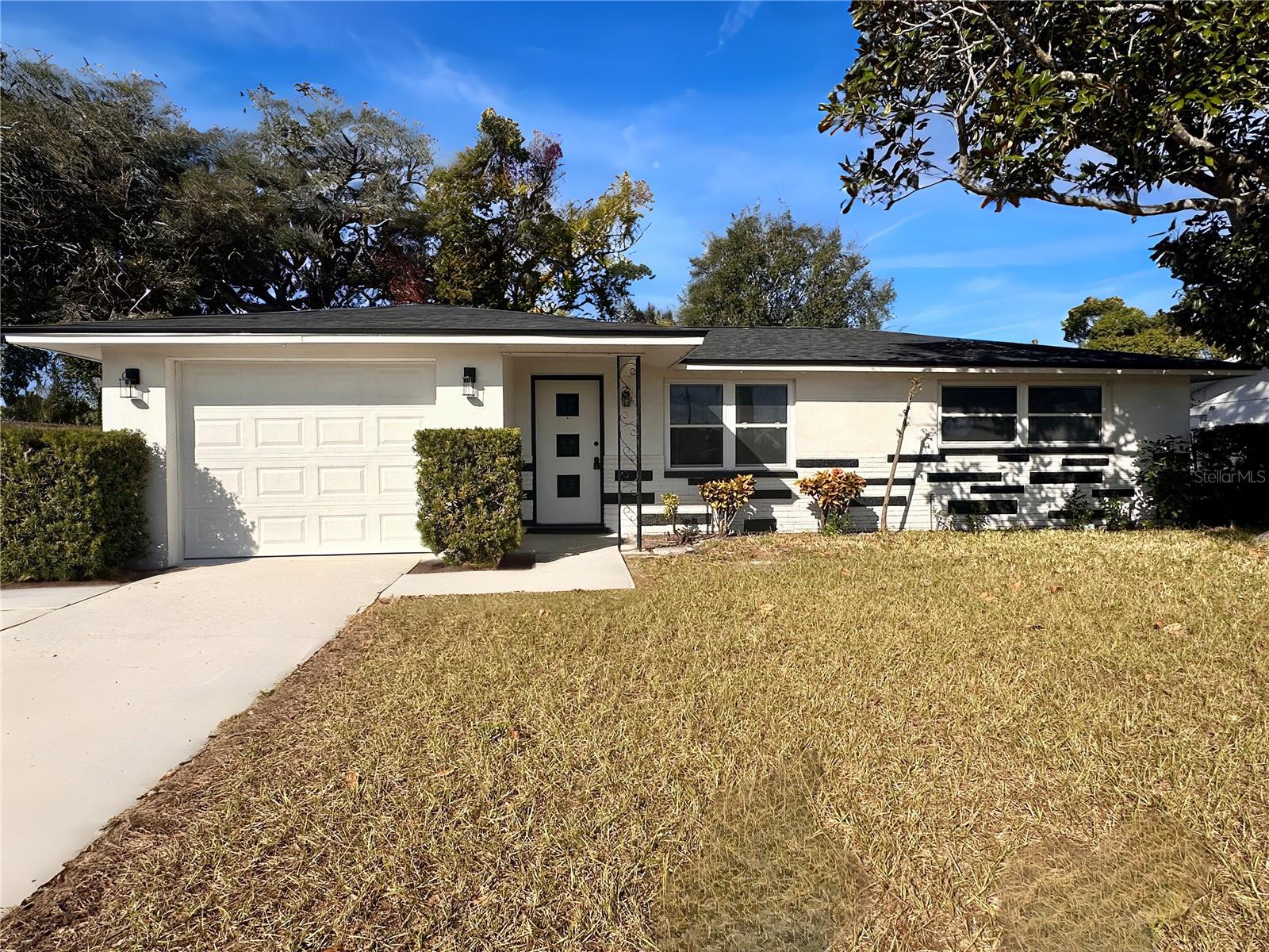 7521 Bougenville Drive — photo