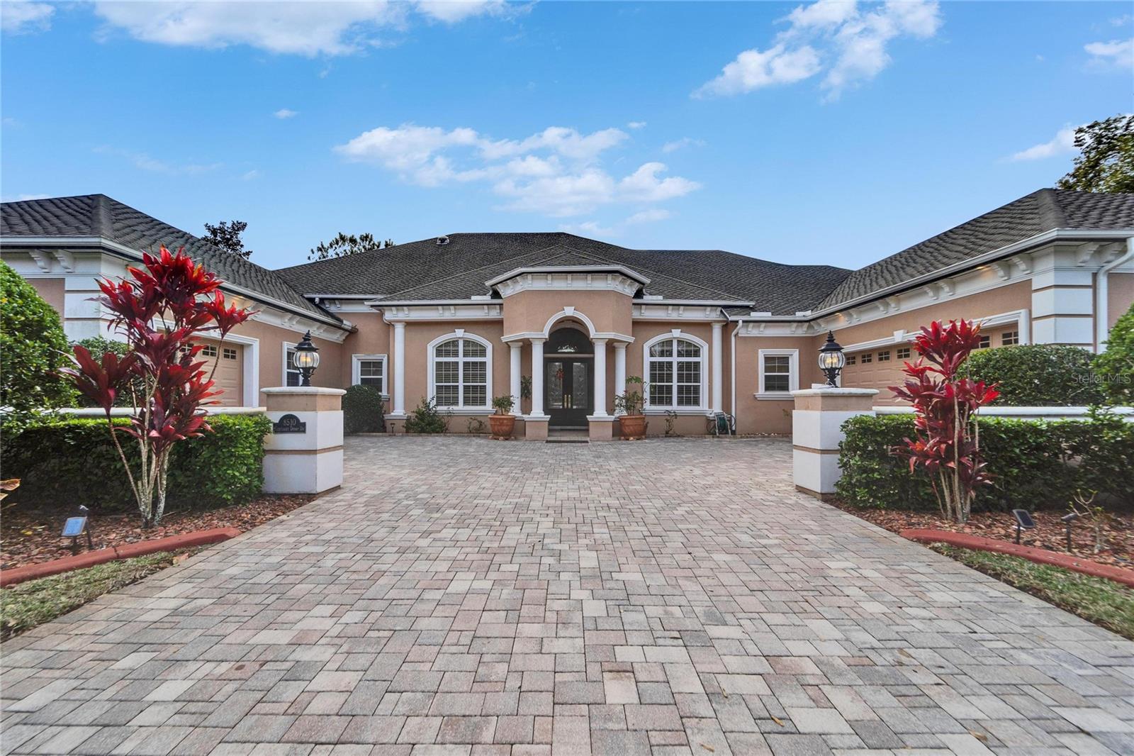 8510 Kentucky Derby Drive — photo