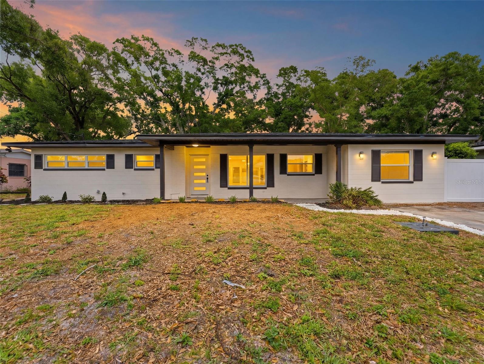 1714 W Saint Isabel Street — photo