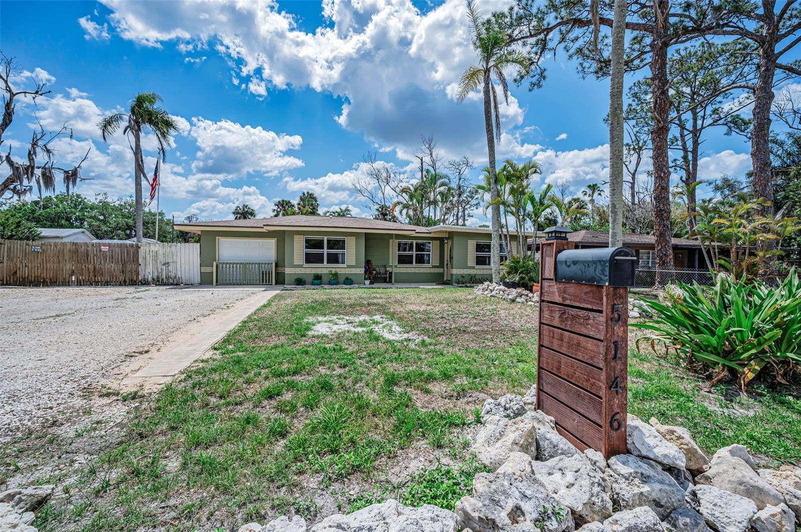 5146 Mallett Drive — photo