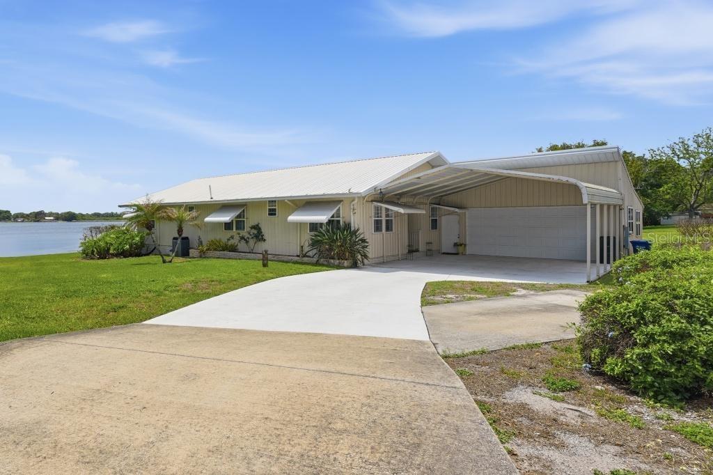 585 Sellars Drive — photo