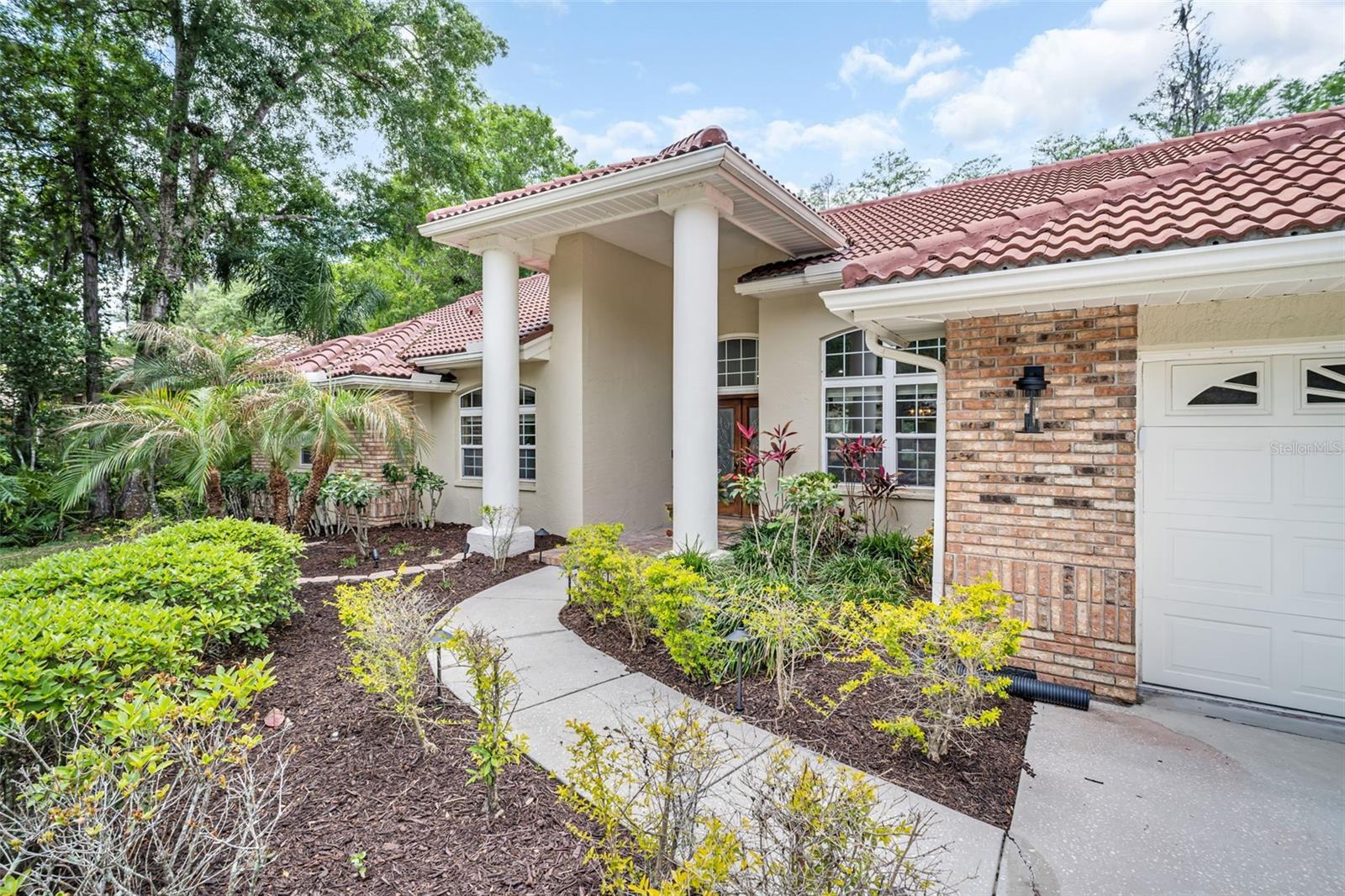1404 East Lake Woodlands Parkway — photo