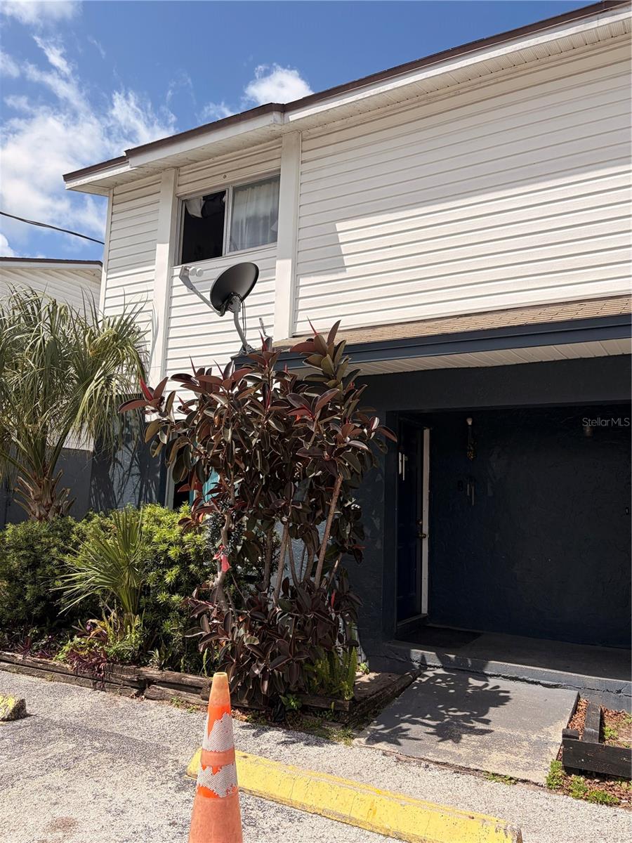 13050 Londondary Place — photo