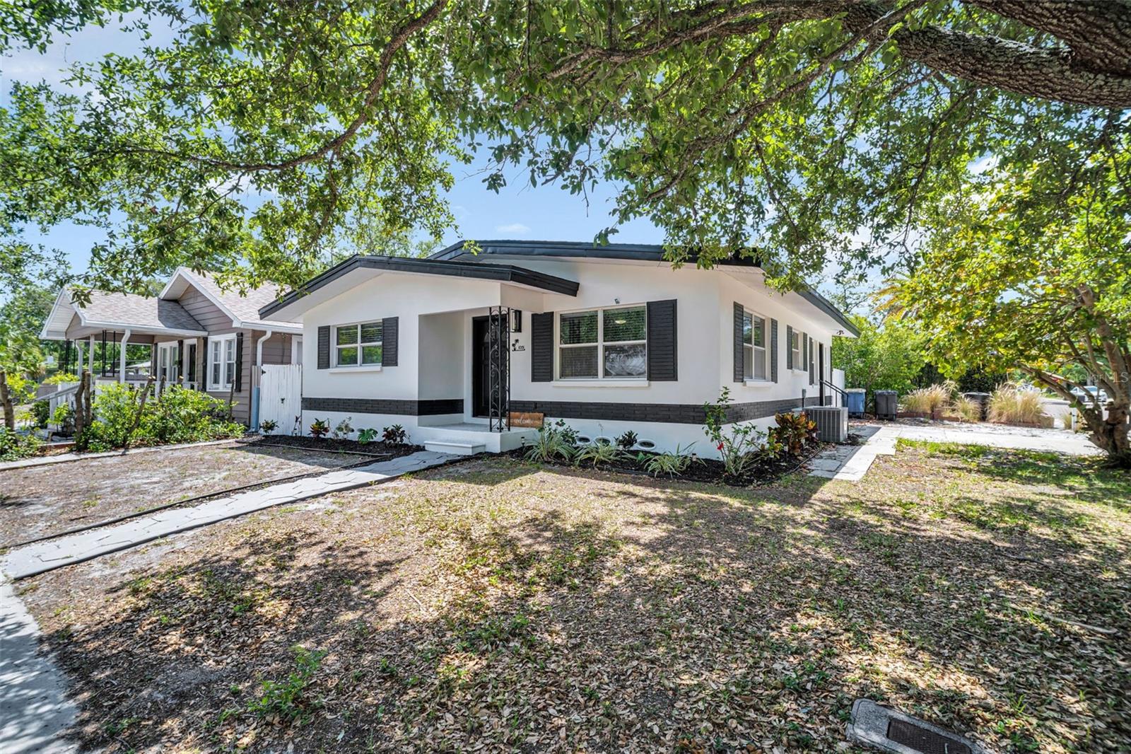 1001 Jasmine Way — photo