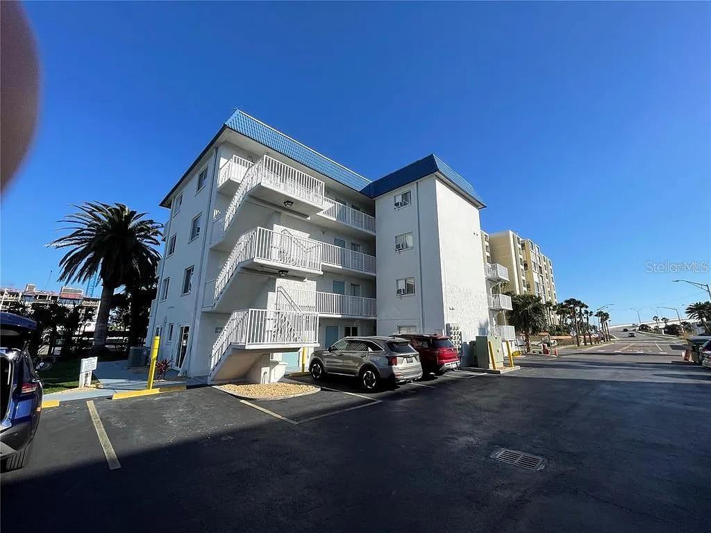 800 Bayway Boulevard 26 — photo