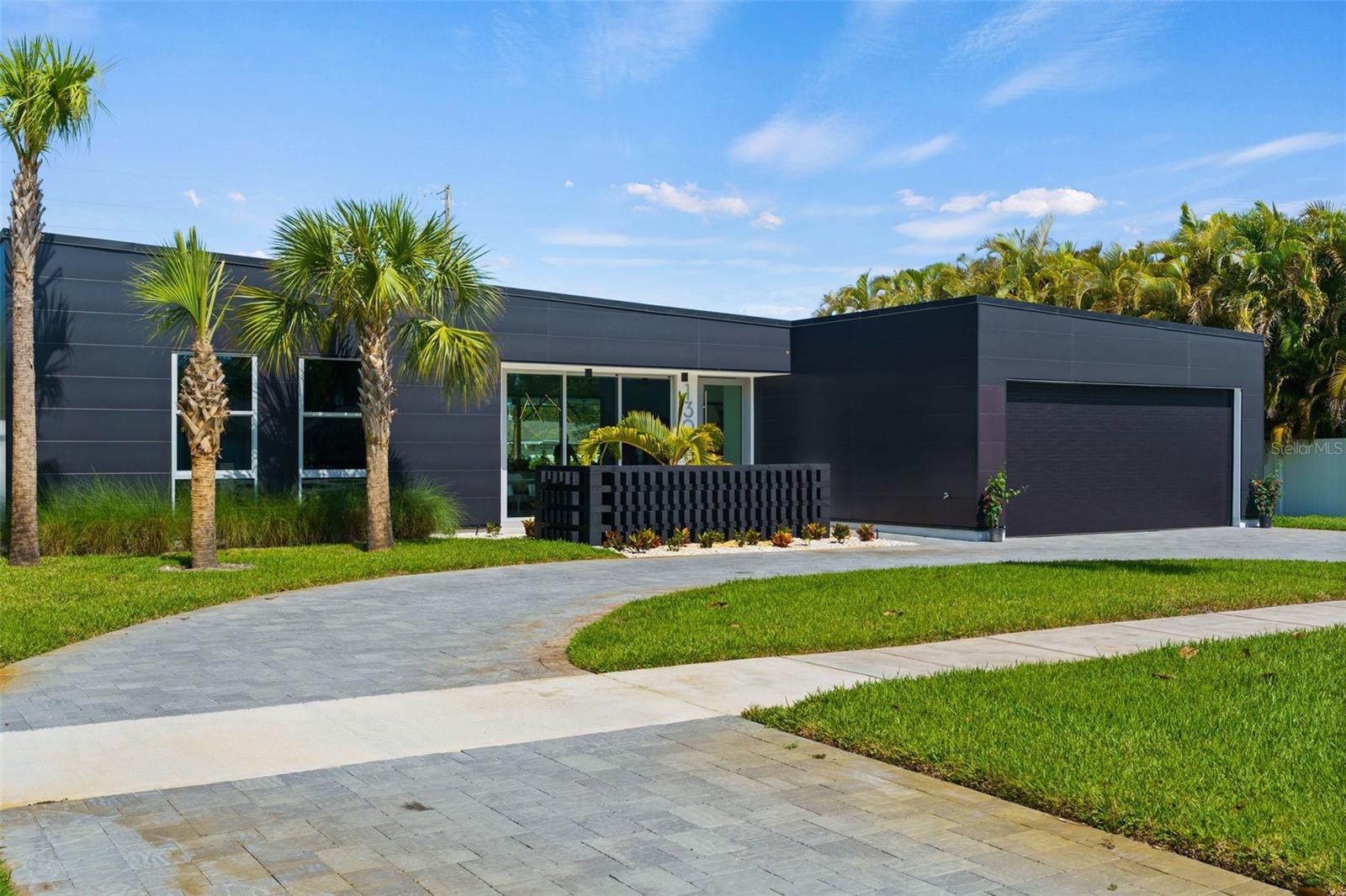1304 Indian Rocks Road — photo