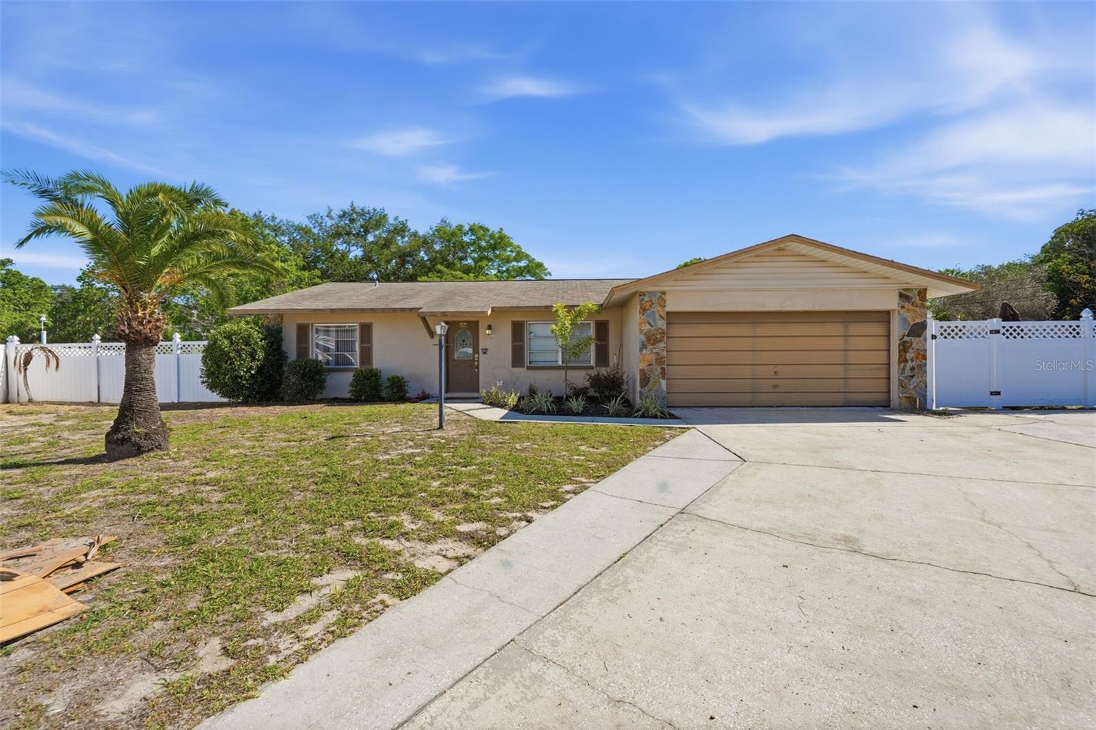 636 Tessier Court — photo