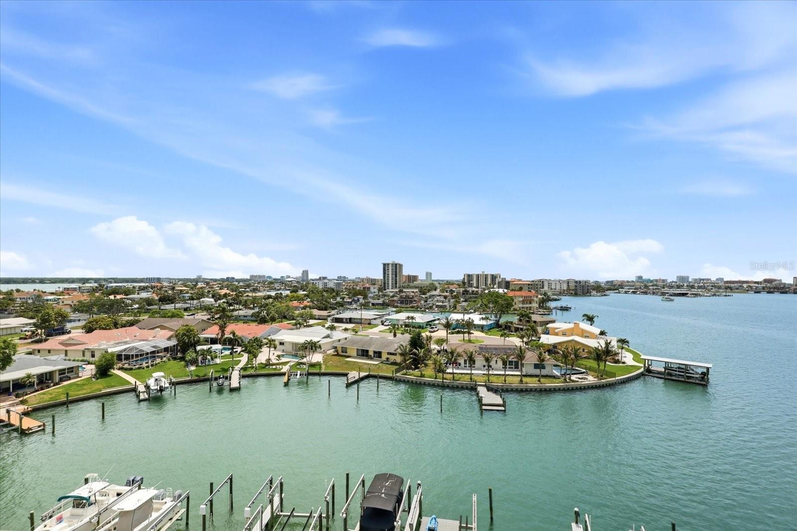 610 Island Way 607 — photo