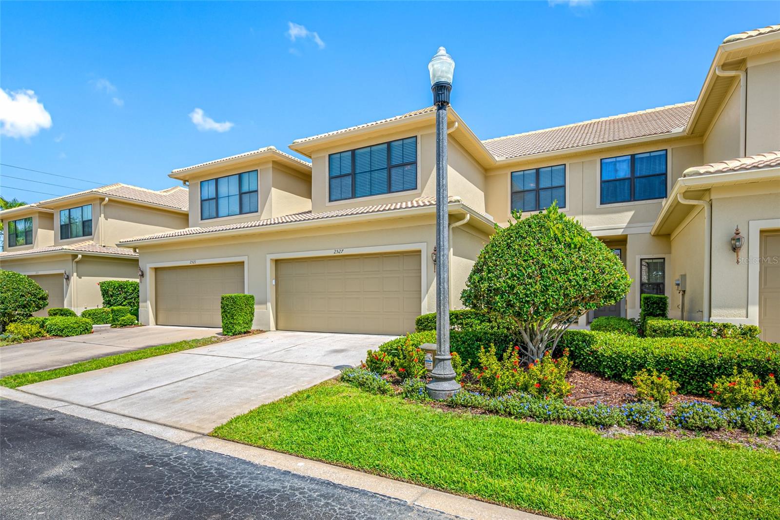 2527 Silverback Court — photo