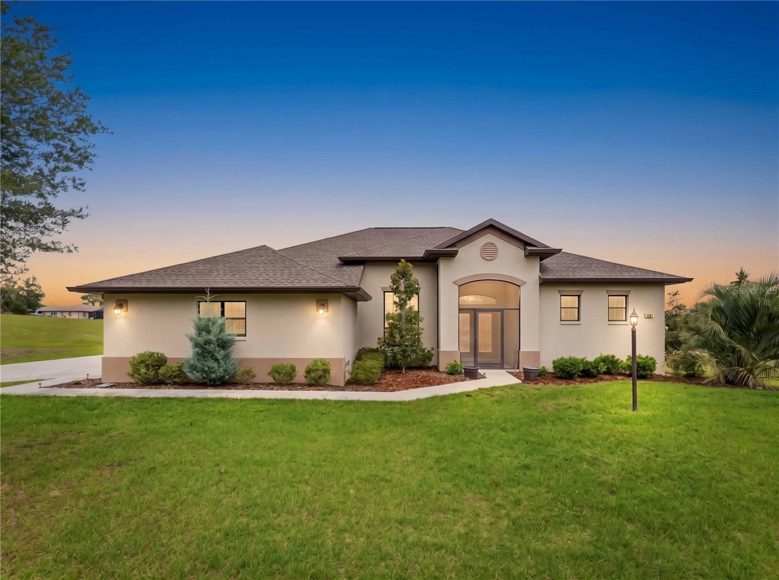 1381 N Spend a Buck Drive — photo