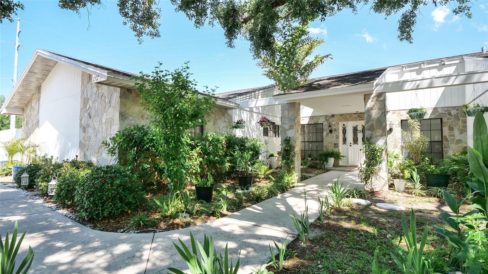 1307 Normandy Circle — photo