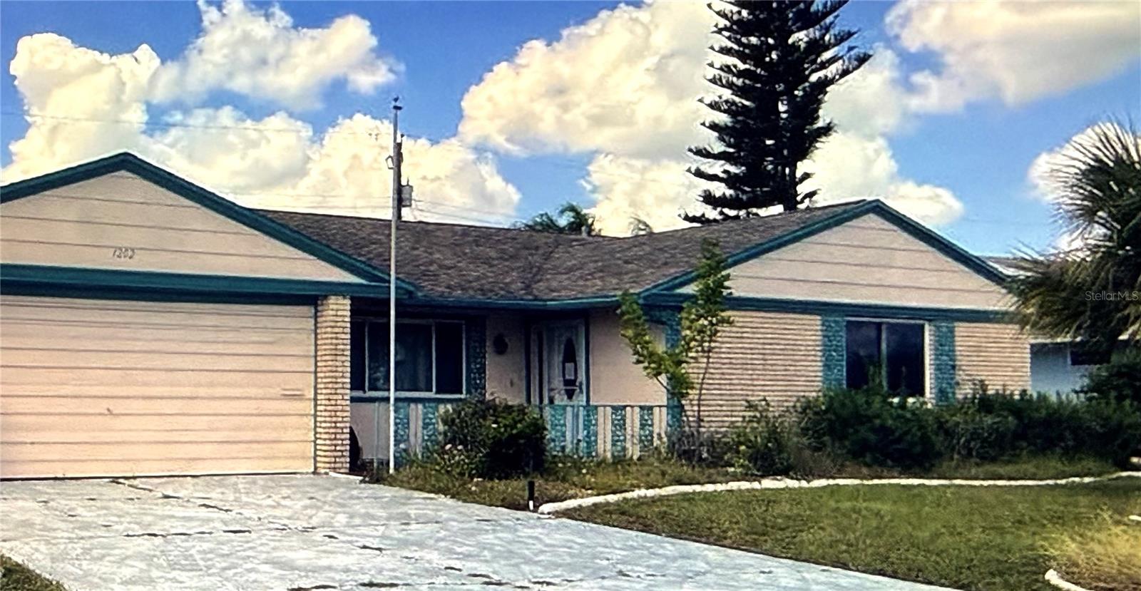 1202 Desert Hills Drive — photo
