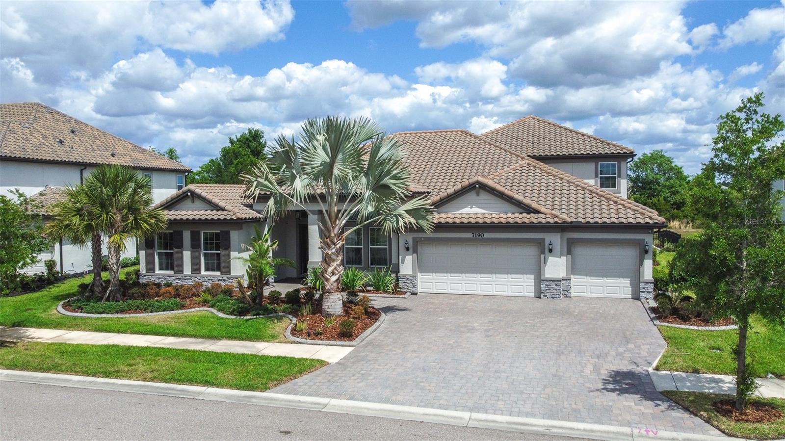 7190 Graybrook Drive — photo
