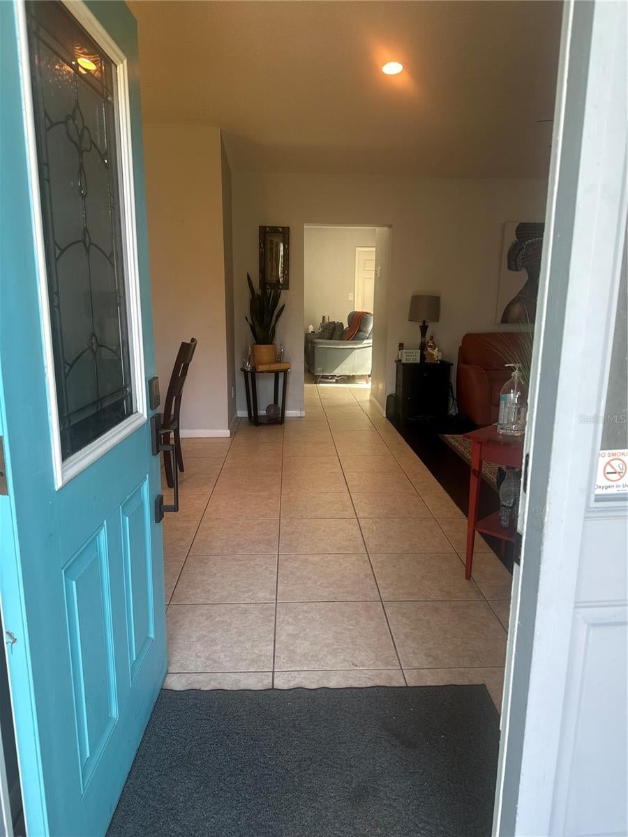 Home in ST PETERSBURG, FL 33712 — photo 2