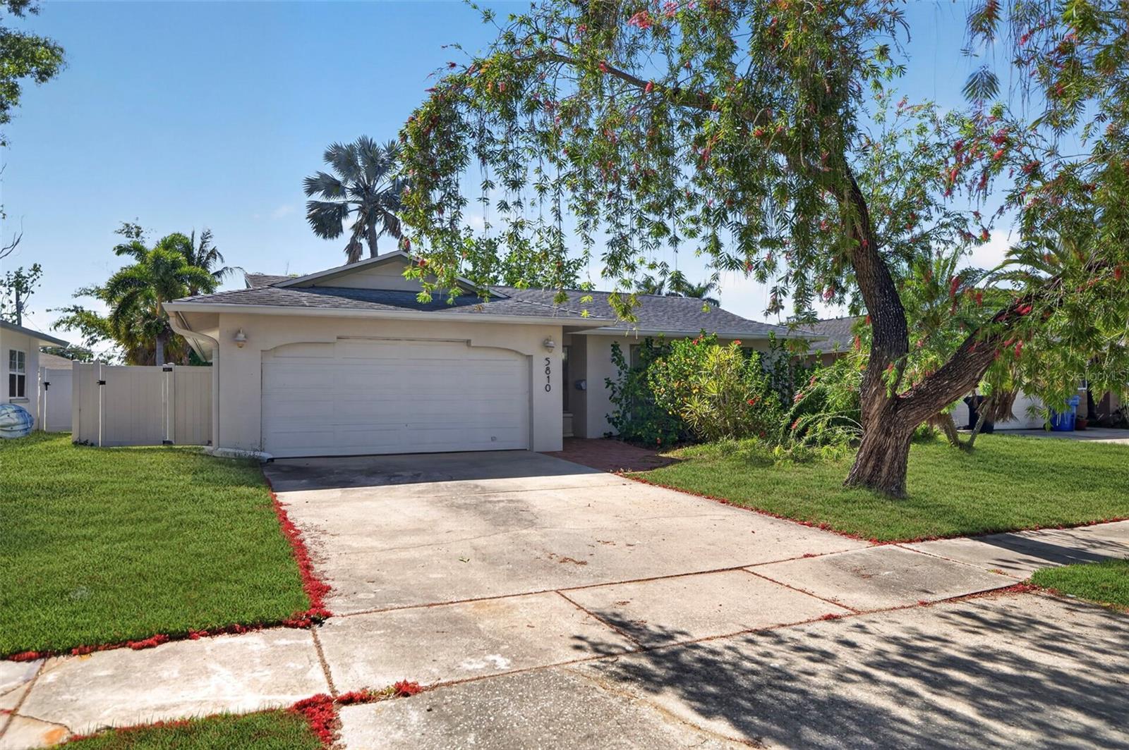 5810 Venetian Boulevard NE — photo