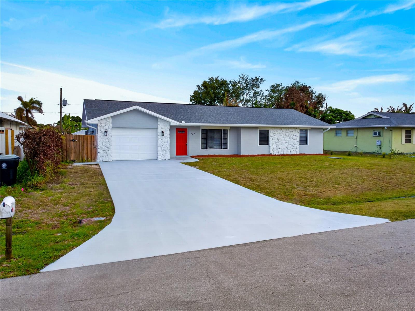 214 SE Duval Avenue — photo