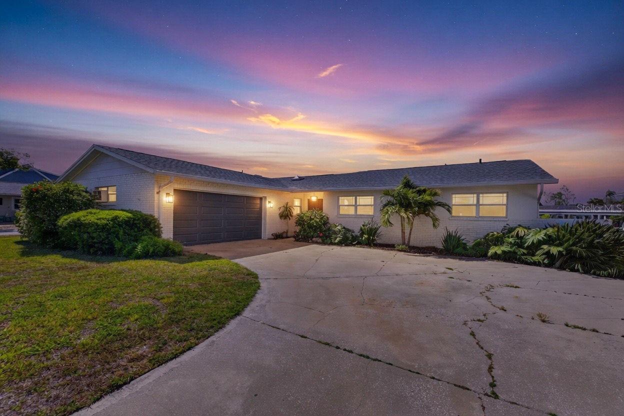8450 Flagstone Drive — photo
