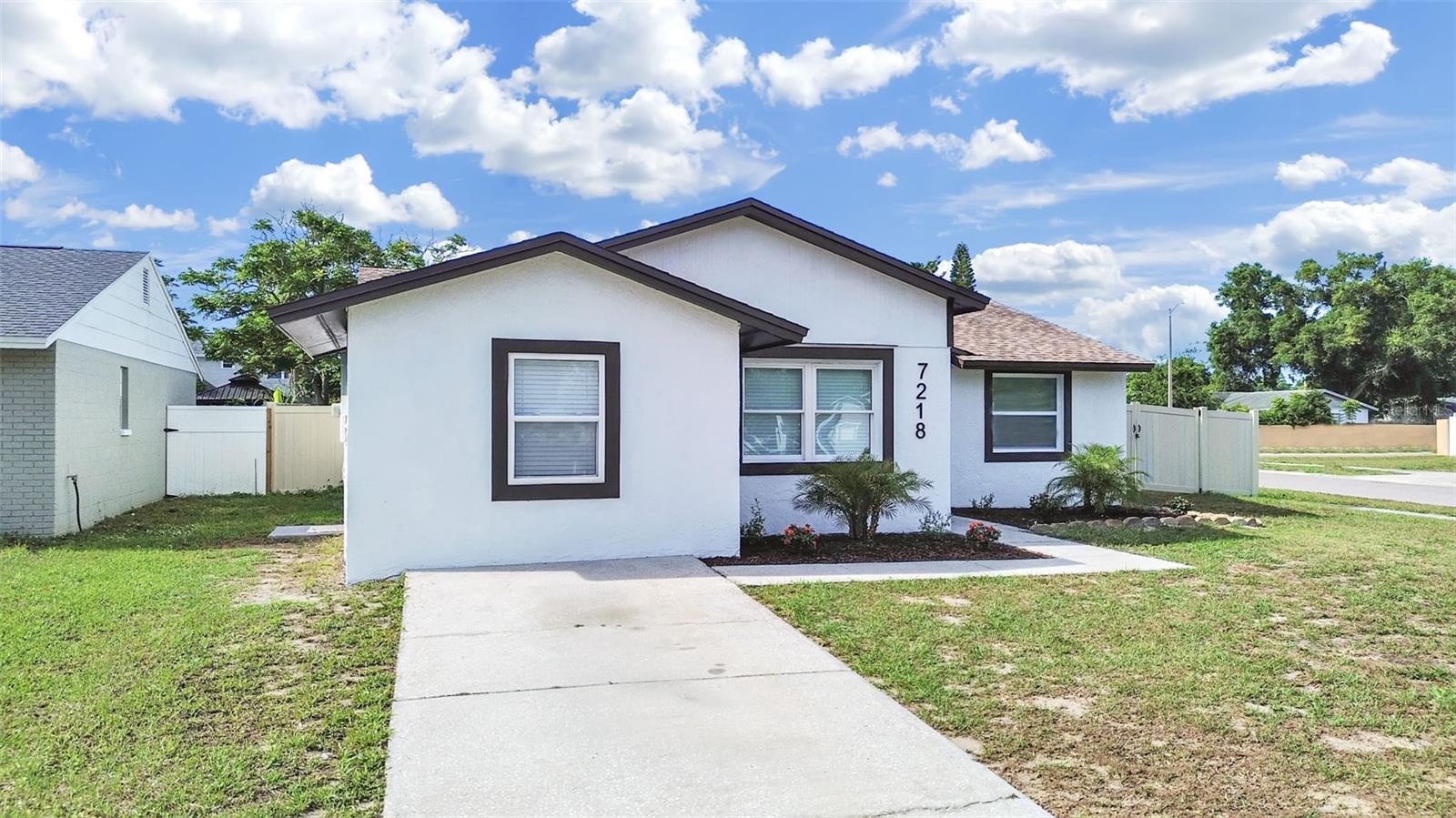 7218 Lunita Court — photo