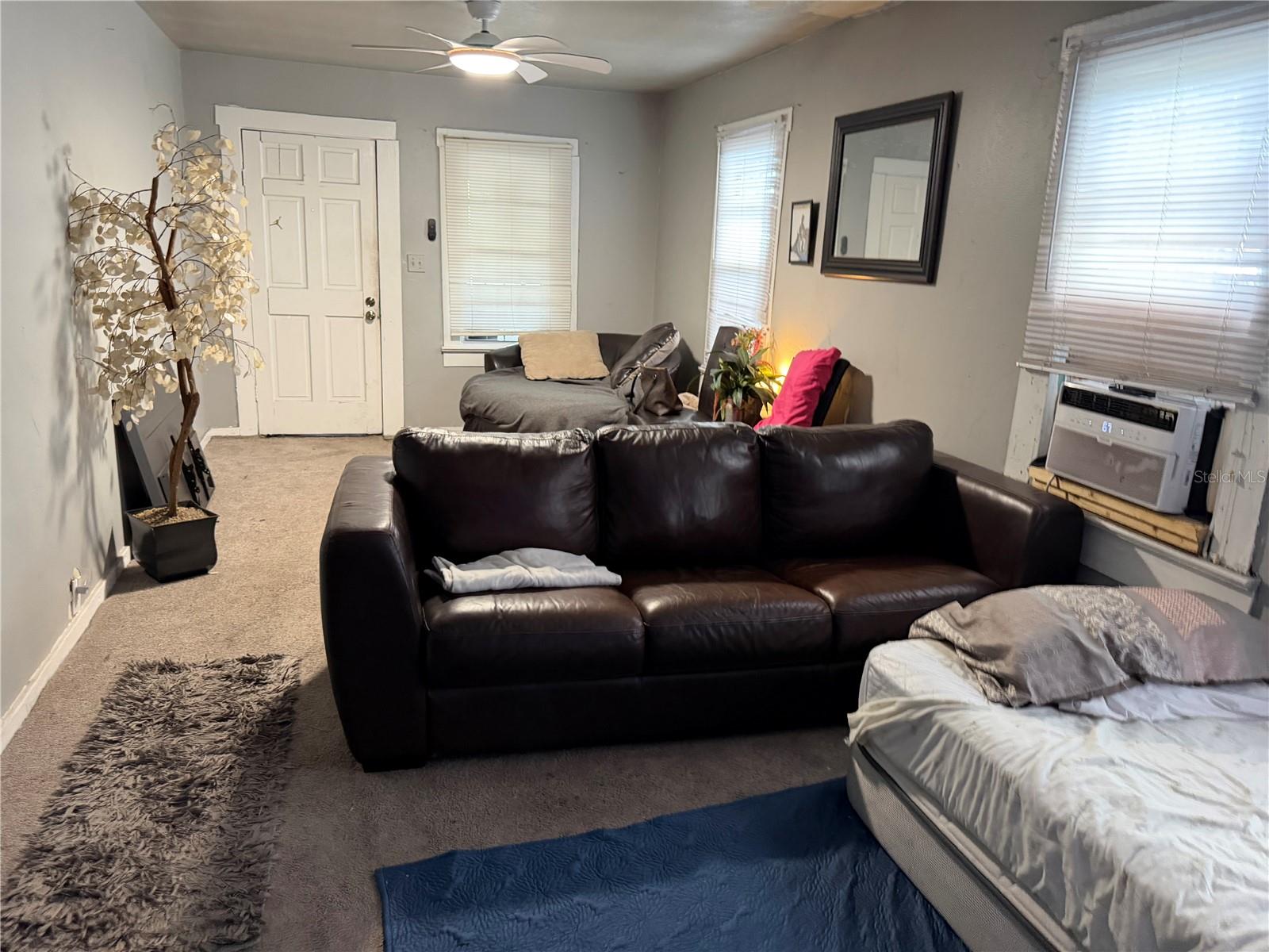 Home in TAMPA, FL 33605 — photo 2