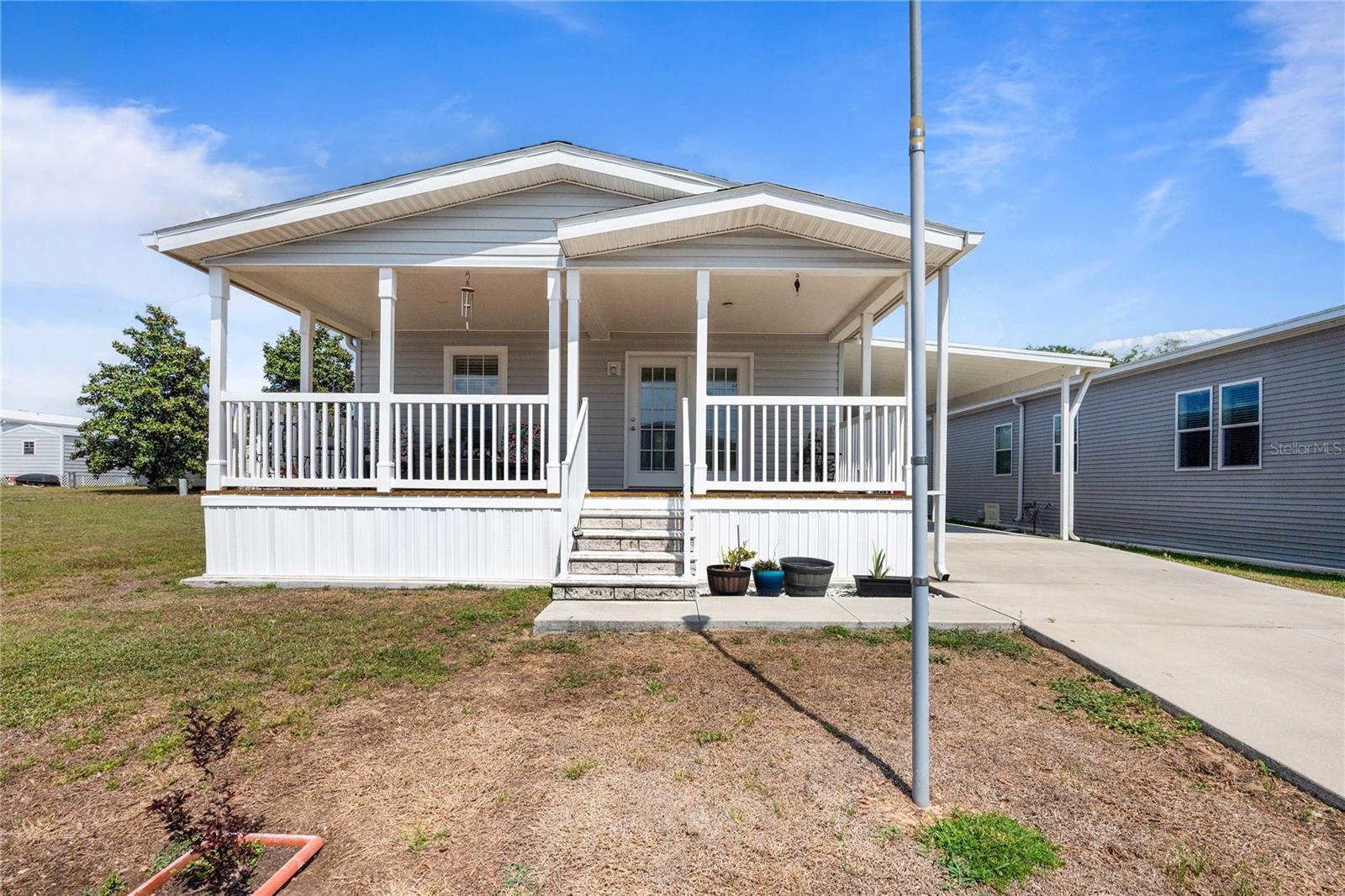 10042 Collingwood Avenue — photo