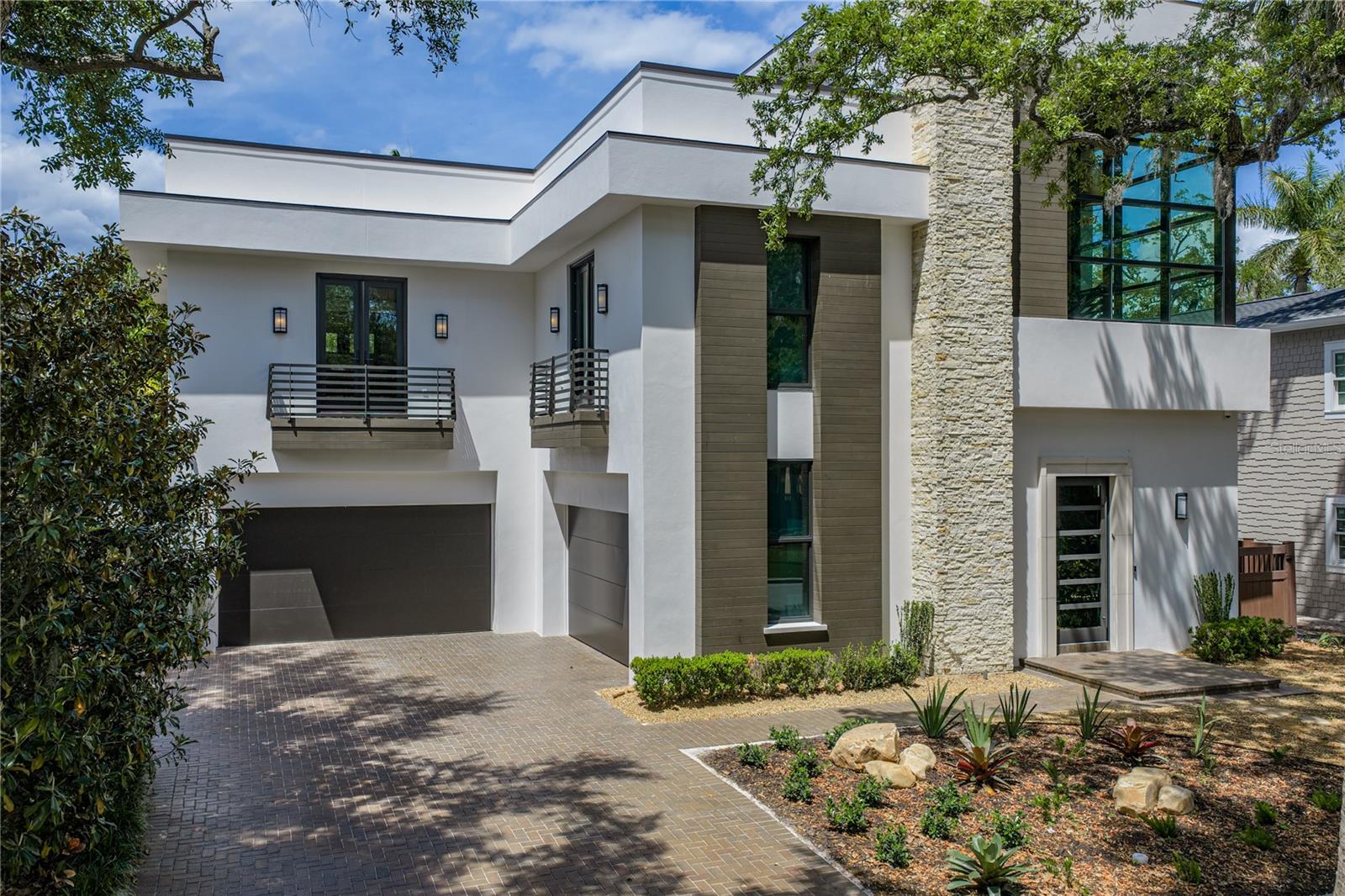 2903 W Hawthorne Road — photo