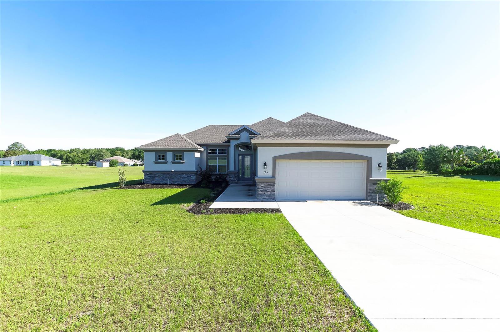 725 E Charleston Court — photo
