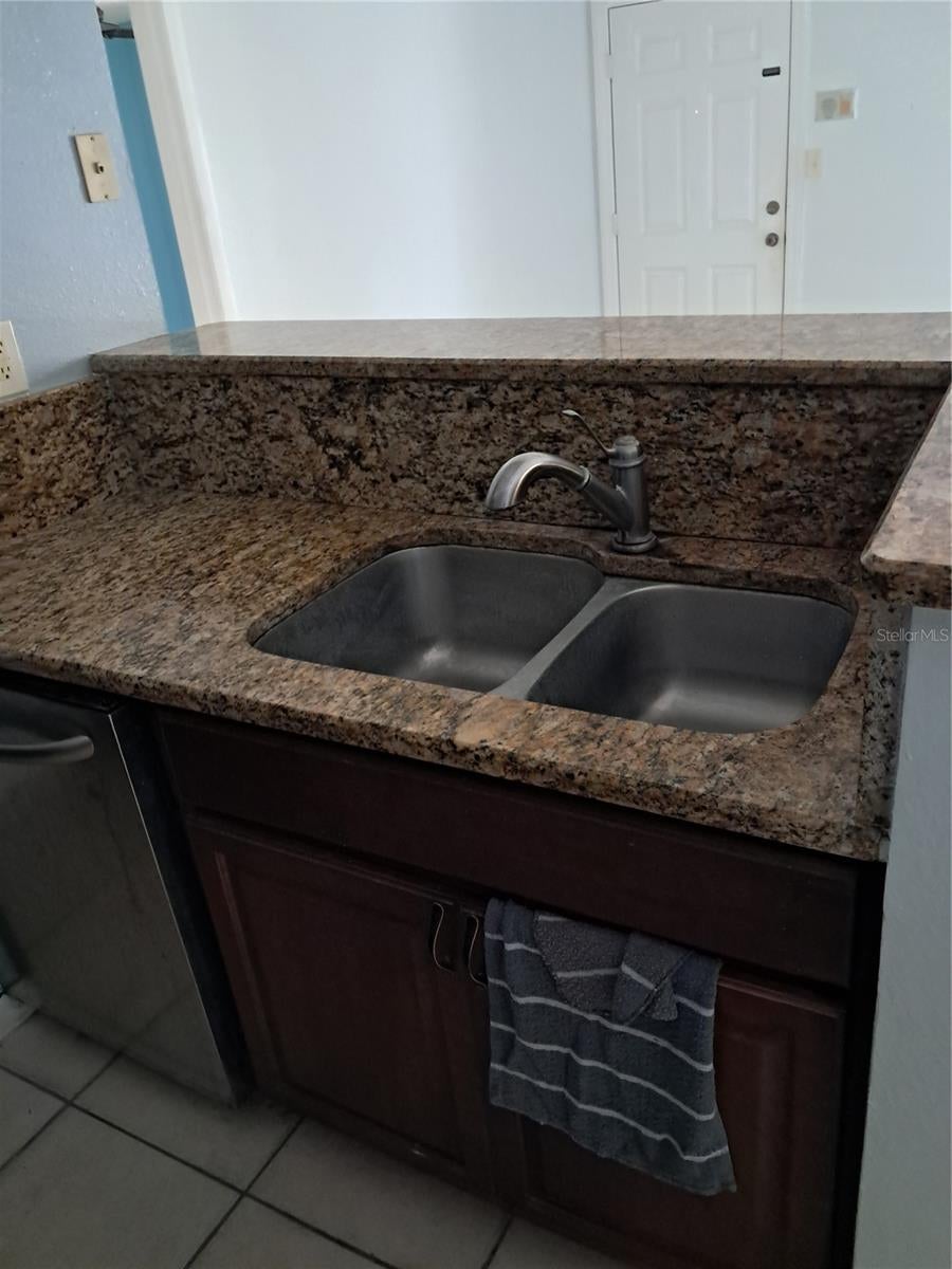 Home in TAMPA, FL 33614 — photo 3