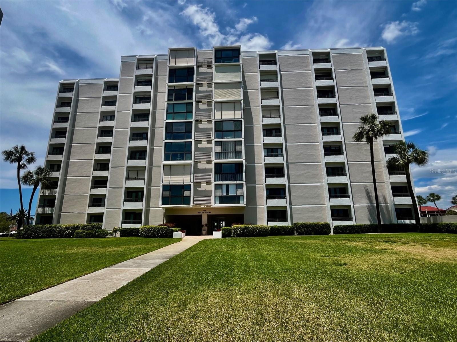 851 Bayway Boulevard 405 — photo