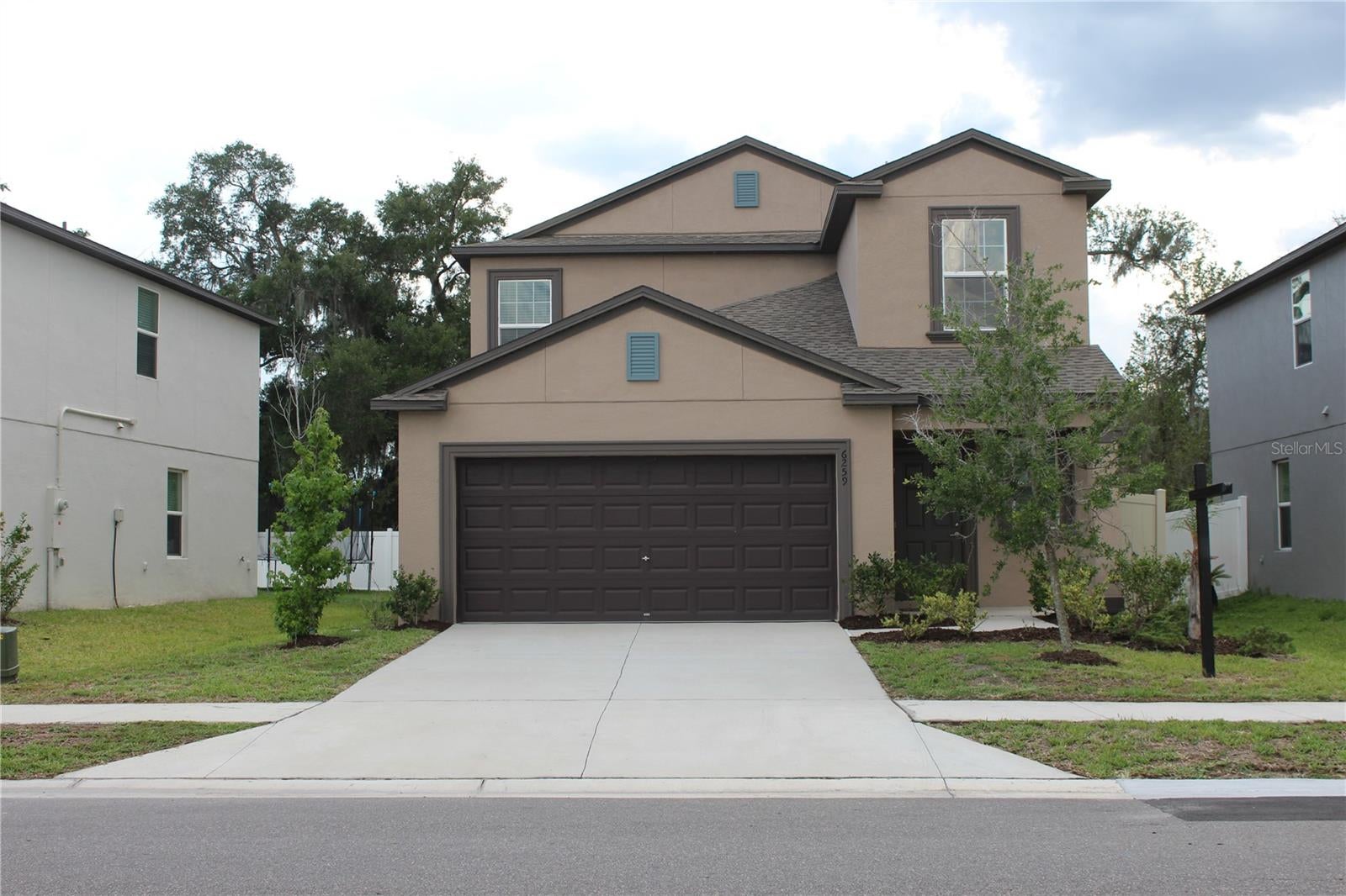 6259 Back Forty Loop — photo