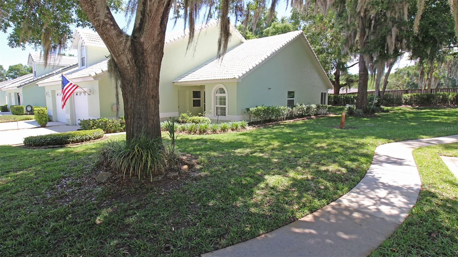704 Moray Drive — photo