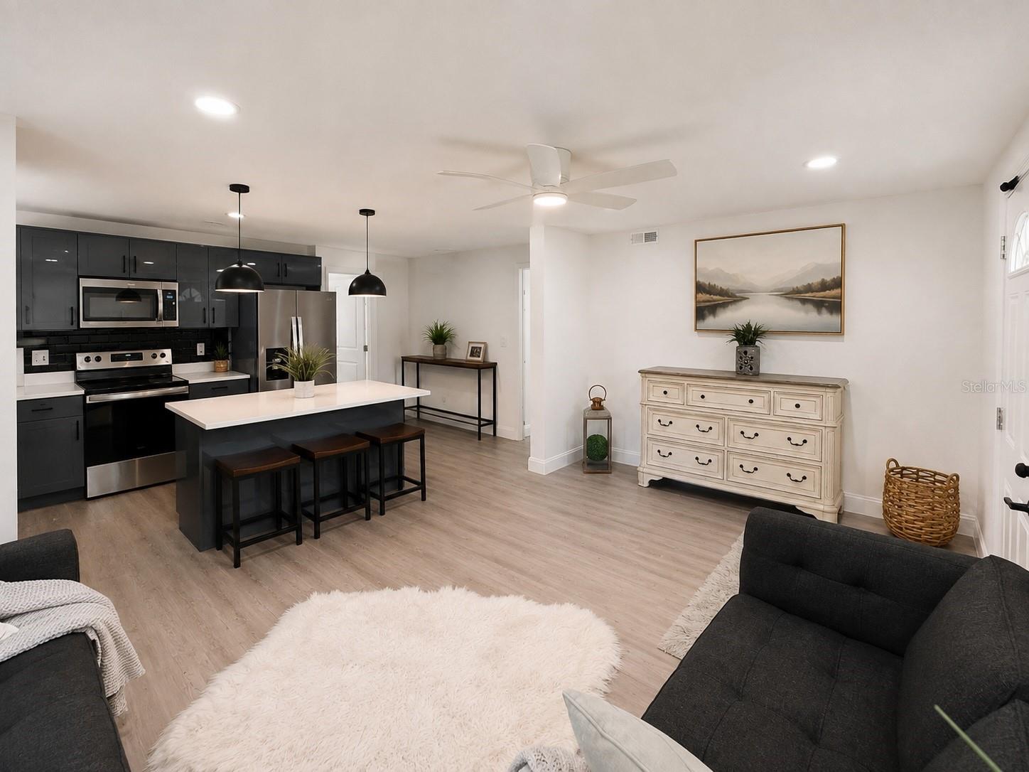4114 W Olive Street — photo