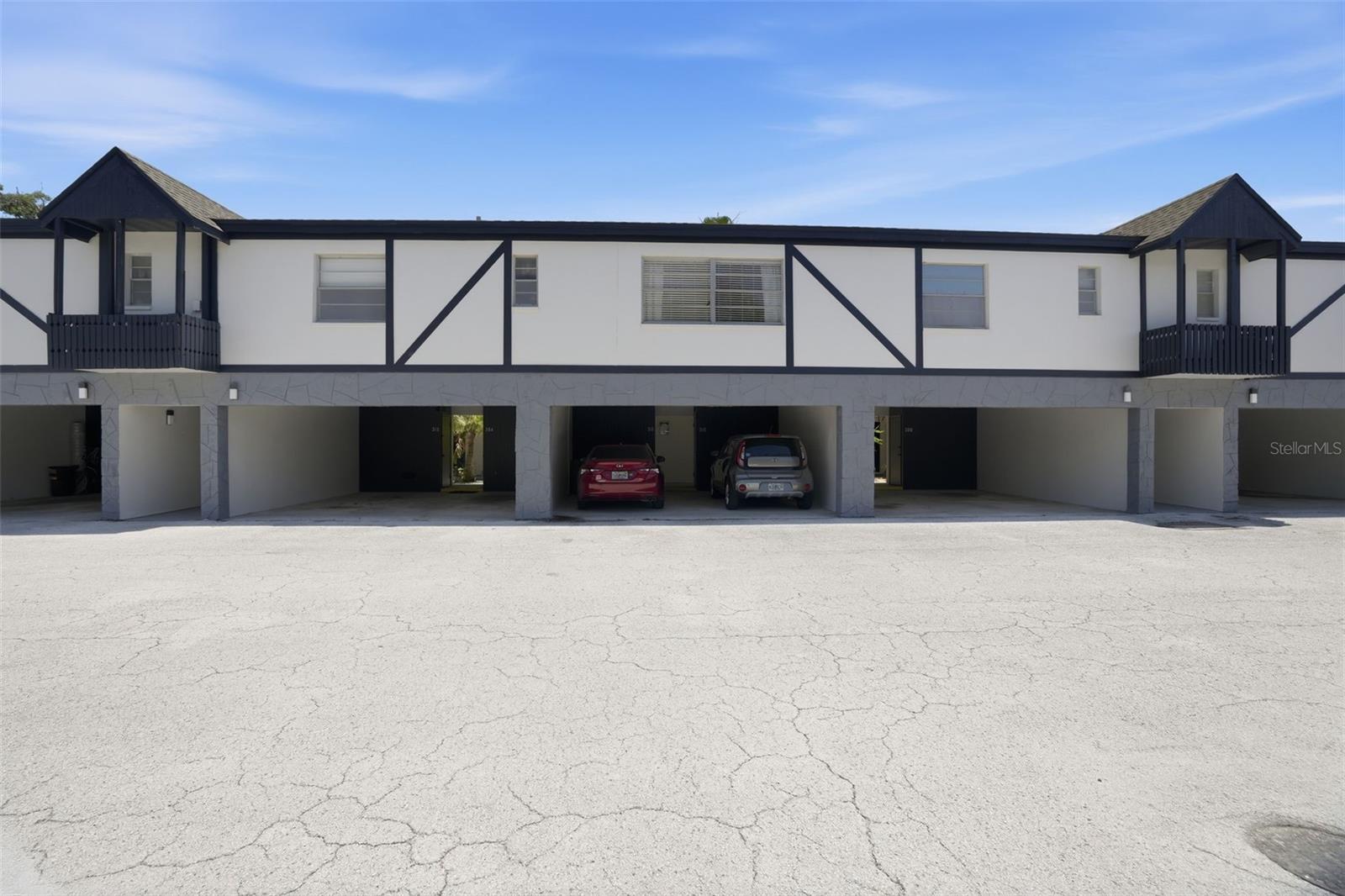 1127 King Arthur Court 316 — photo
