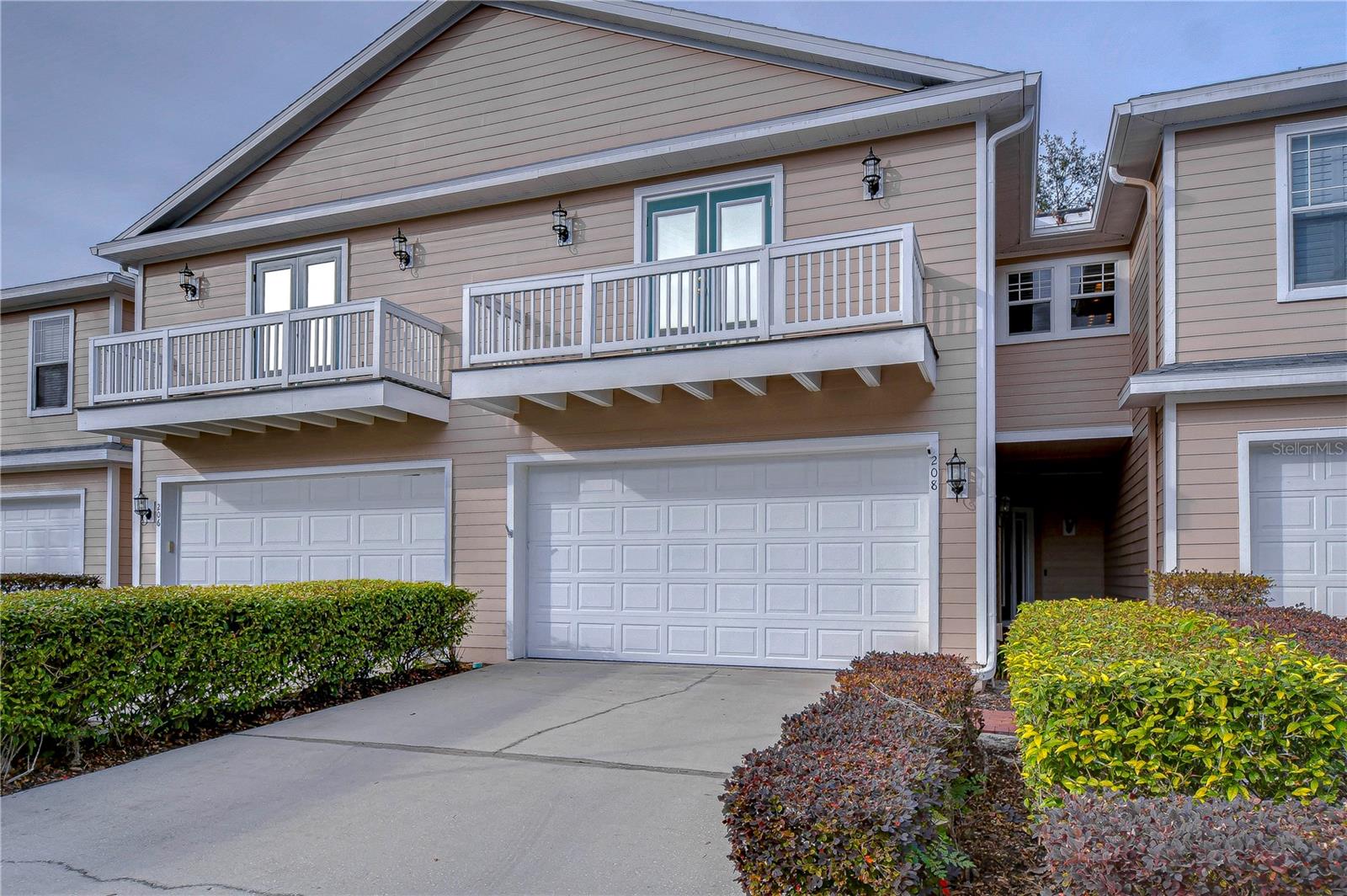 208 Elm View Court — photo