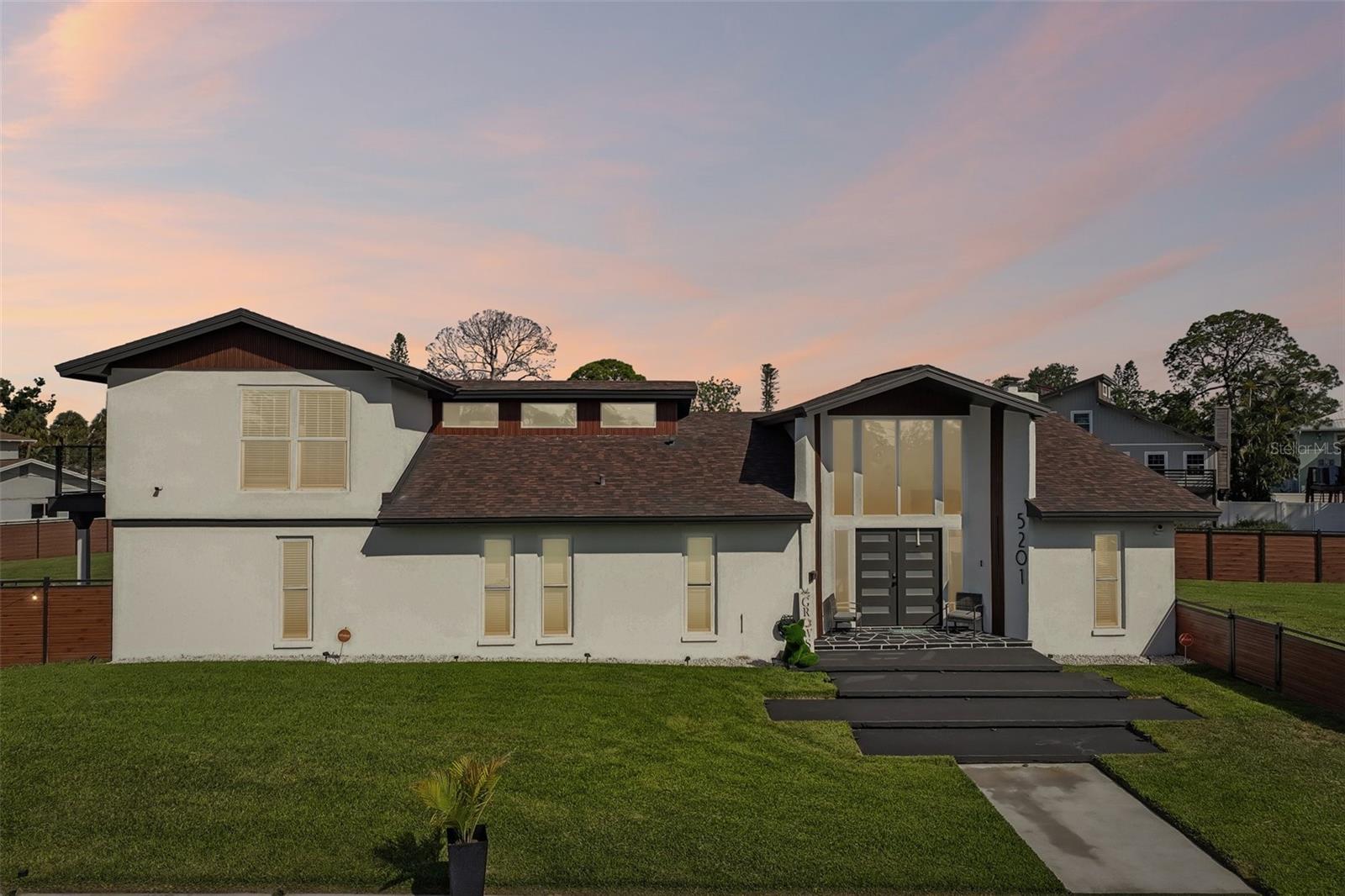 5201 Huntington Street NE — photo