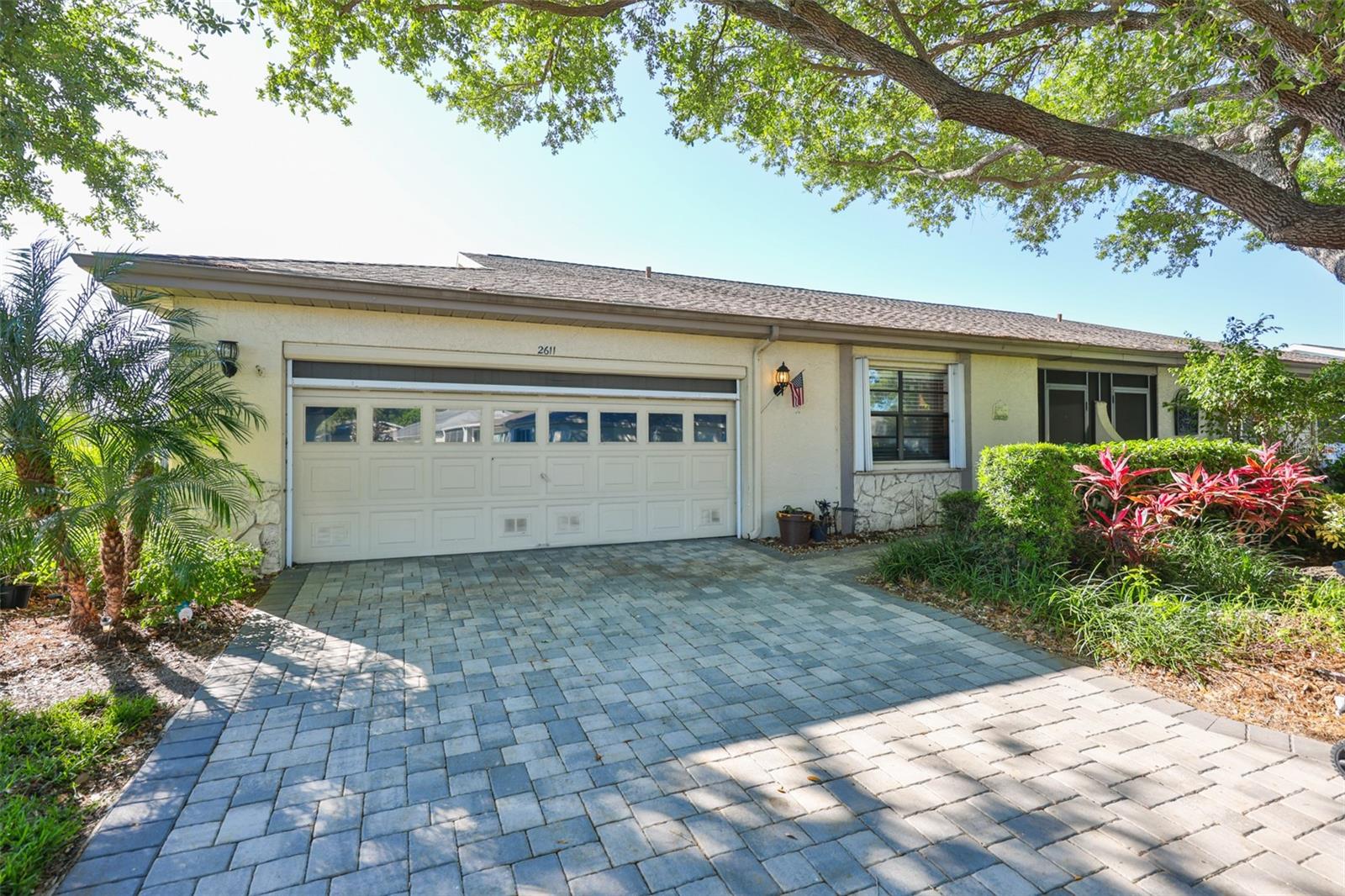 2611 Lancaster Drive 33 — photo