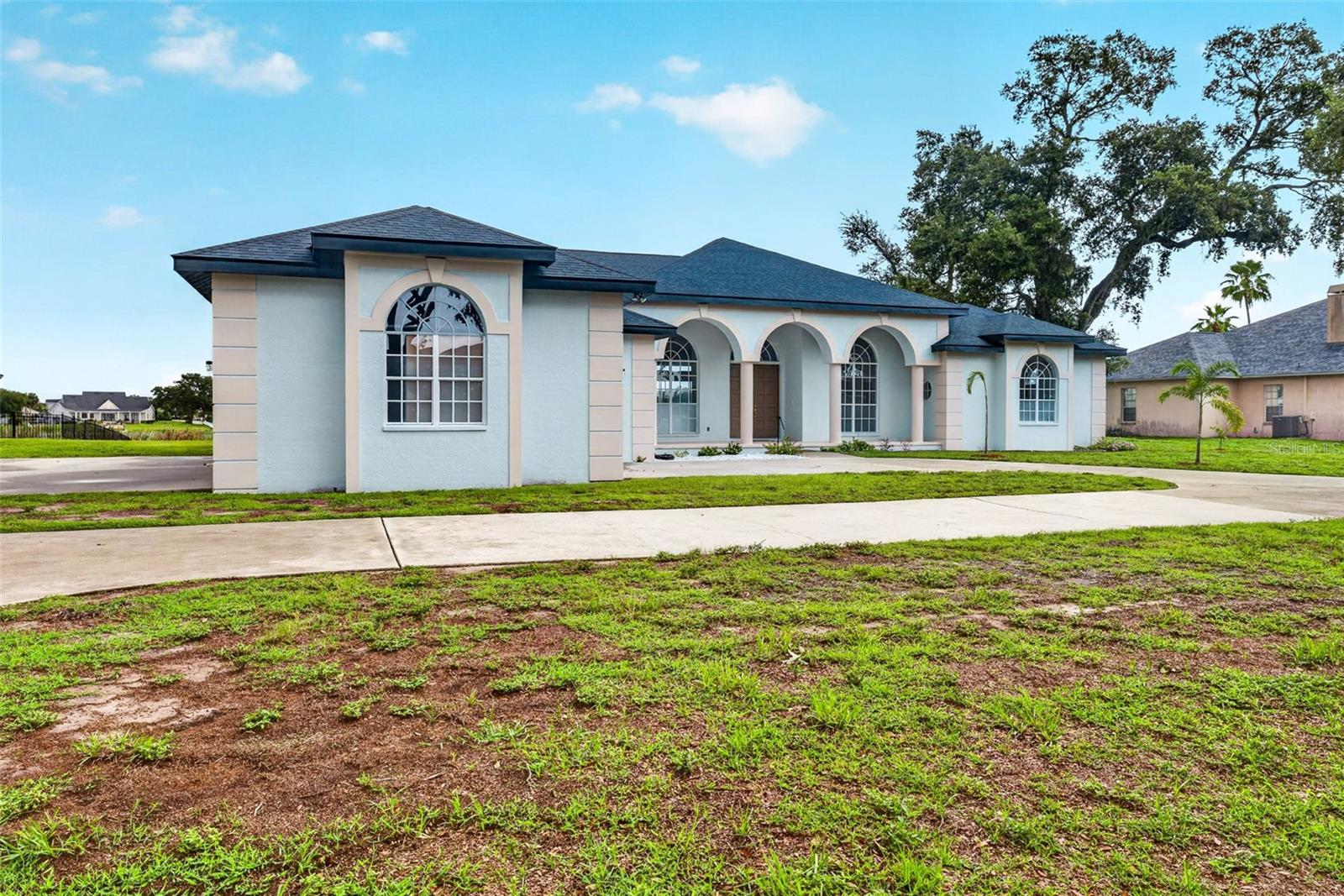 8911 Riverlachen Way — photo