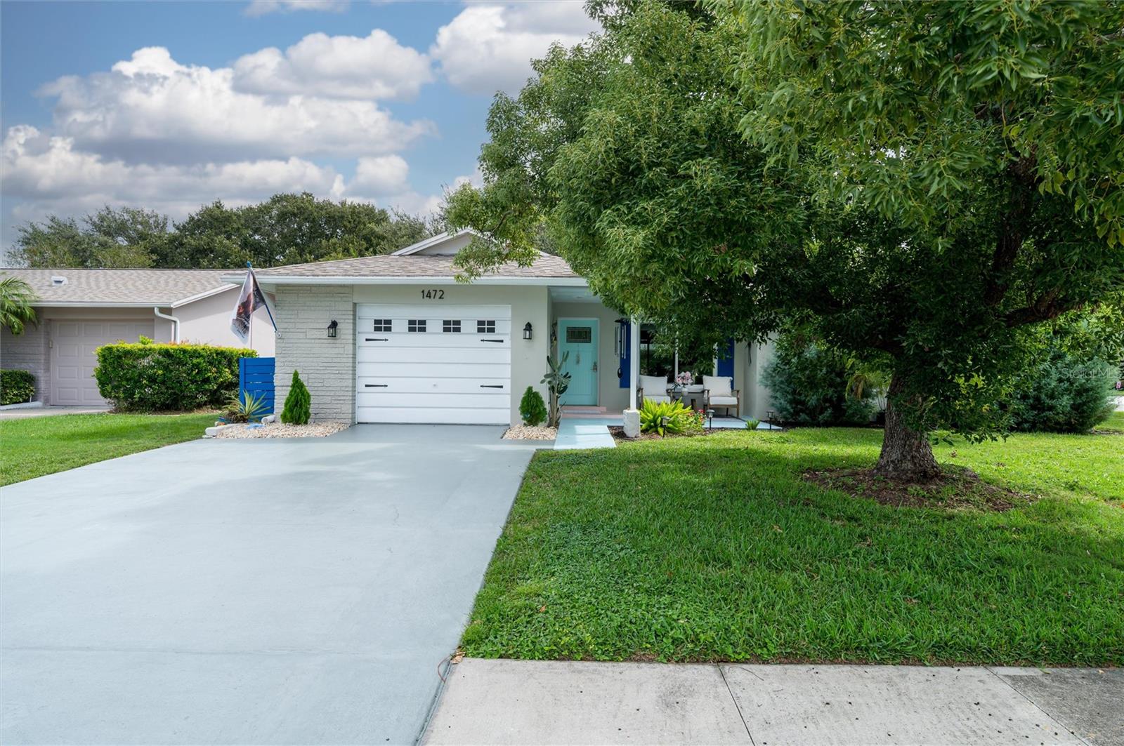 1472 Queen Anne Drive — photo