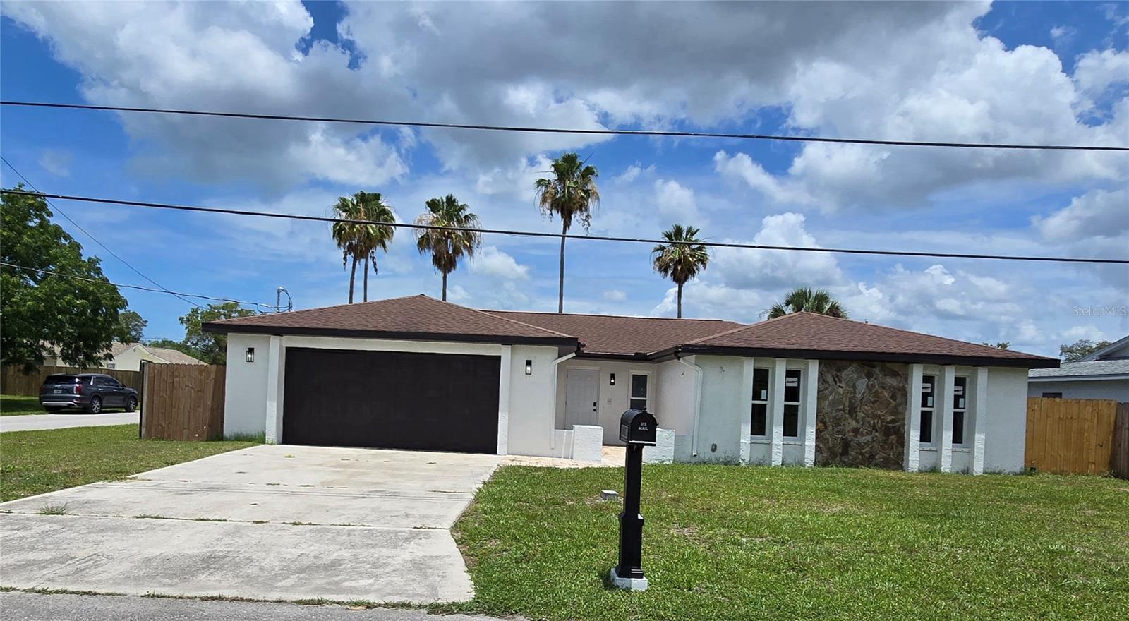 8607 Longboat Lane — photo