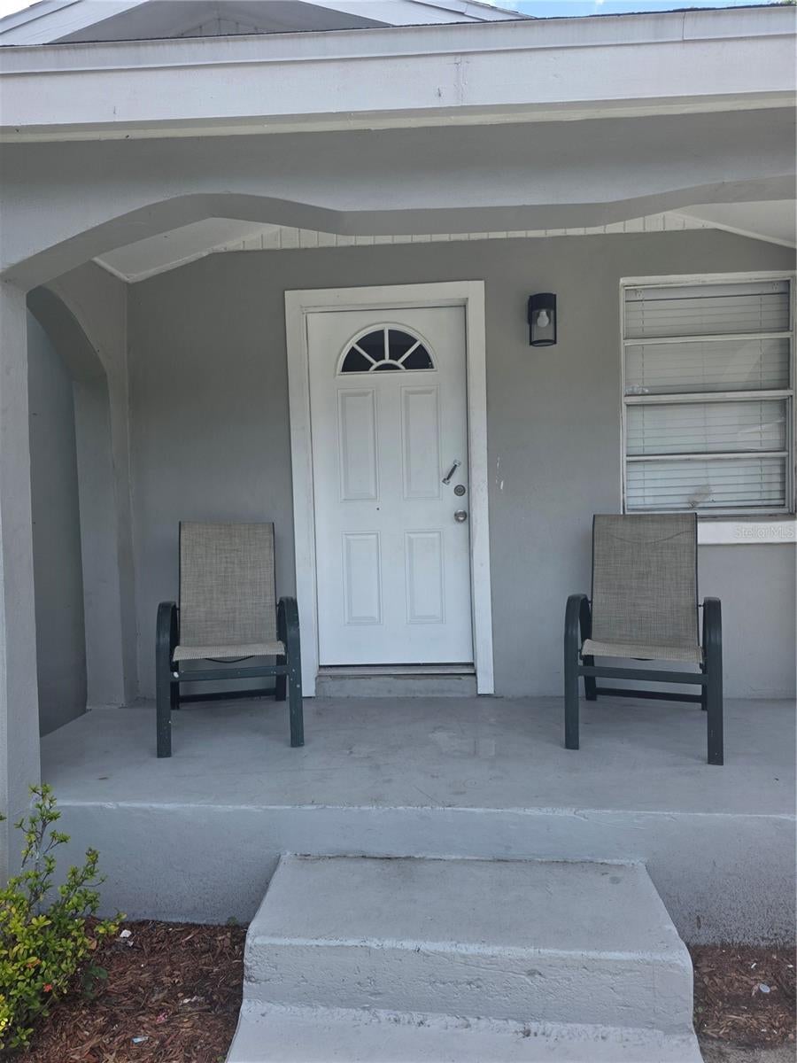 2619 E Chelsea Street — photo