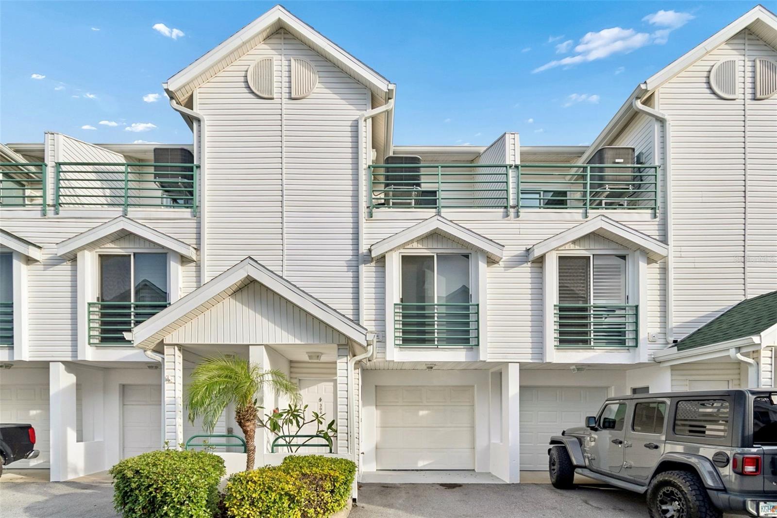 320 Island Way 304 — photo