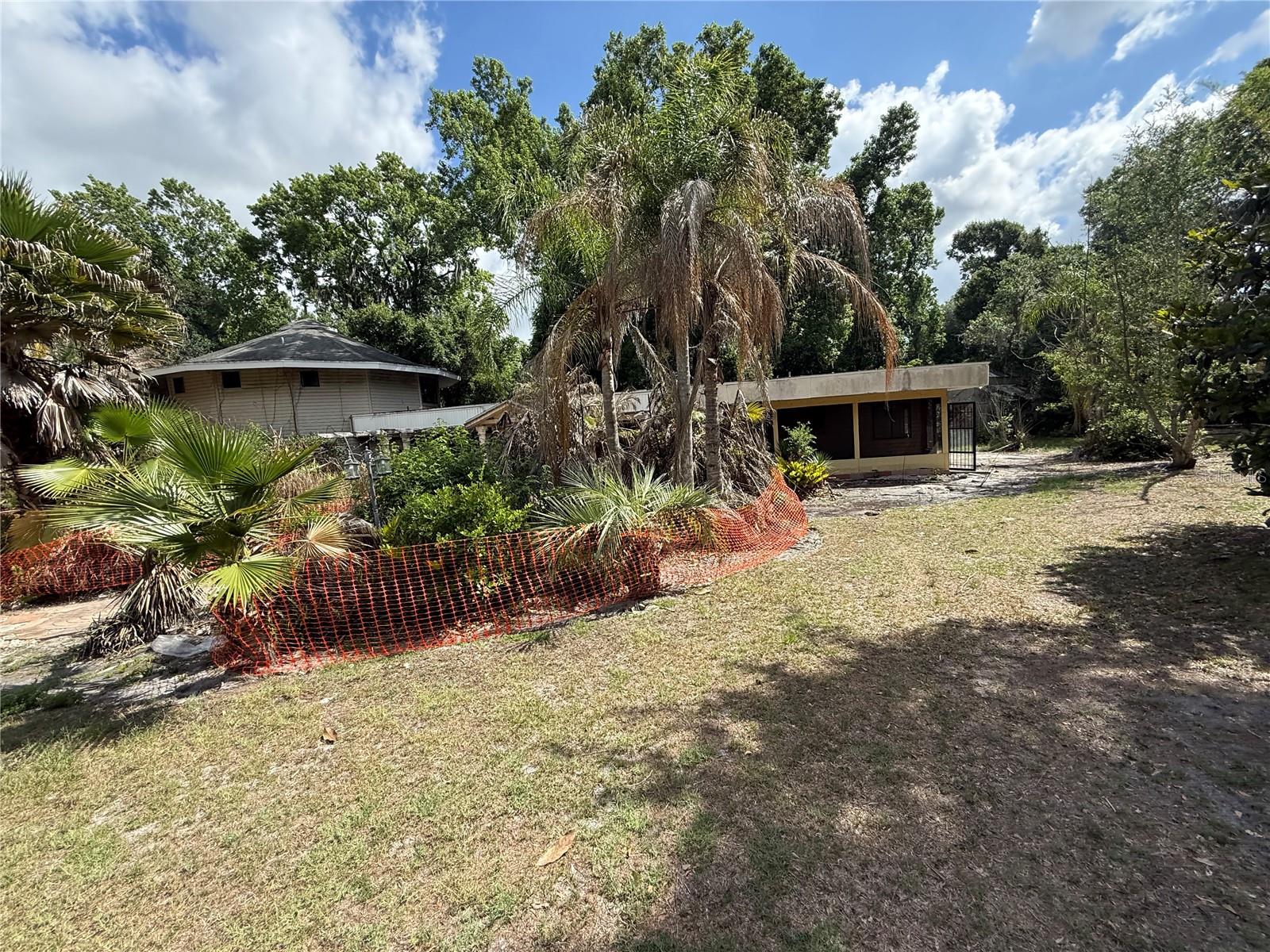 6904 Pinetree Lane E — photo