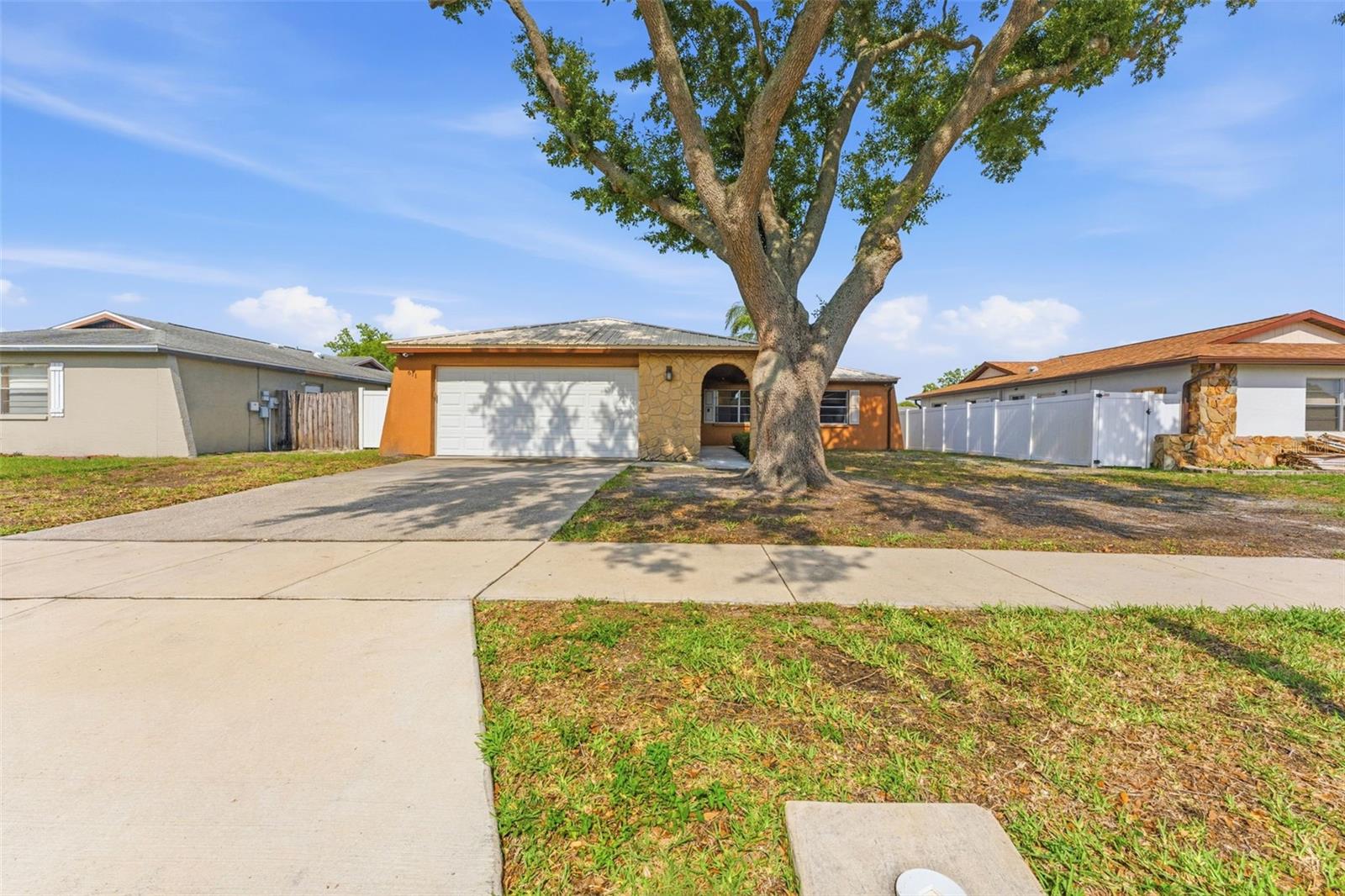611 Tangerine Drive — photo