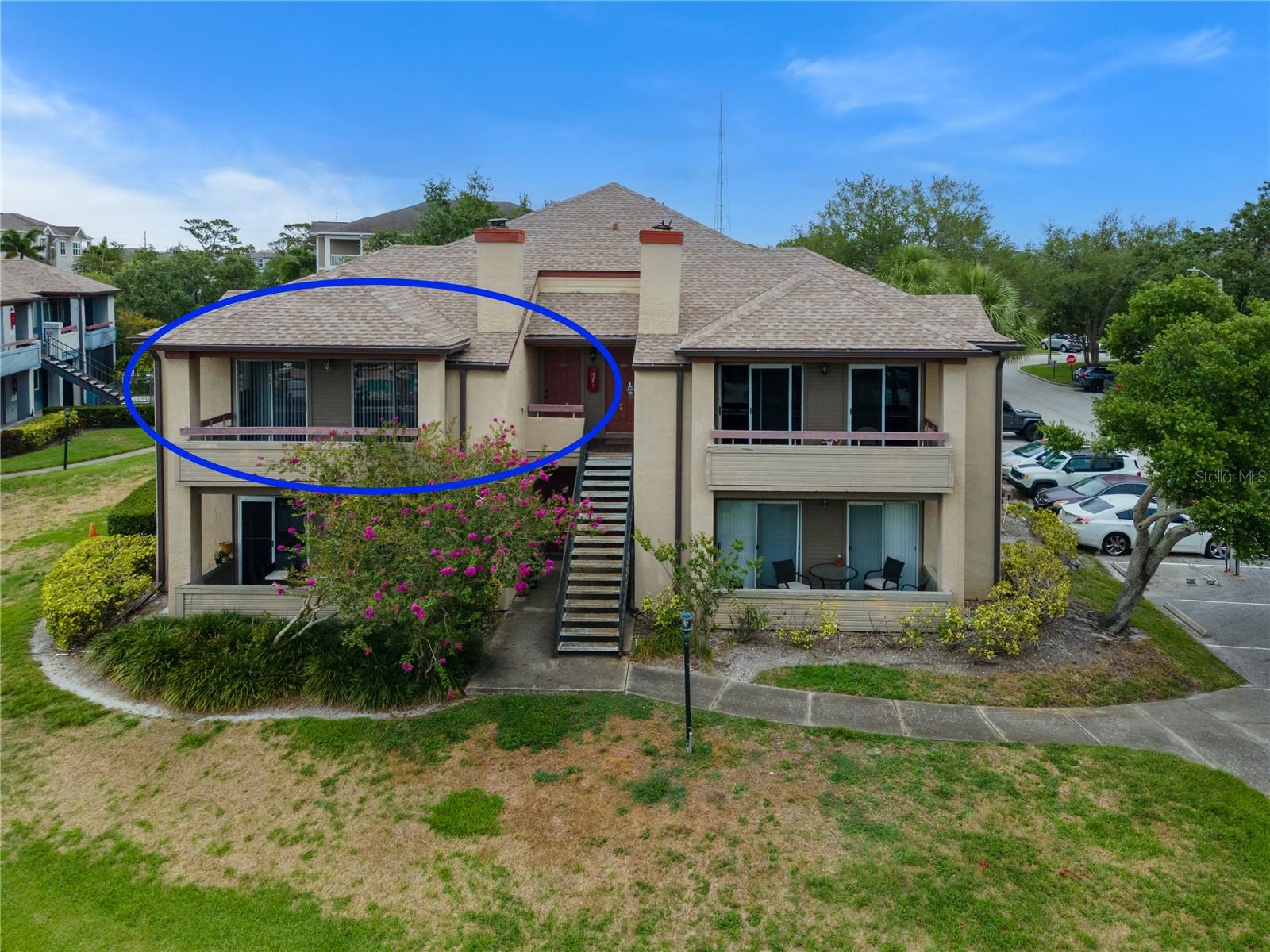 Home in ST PETERSBURG, FL 33702 — photo 2