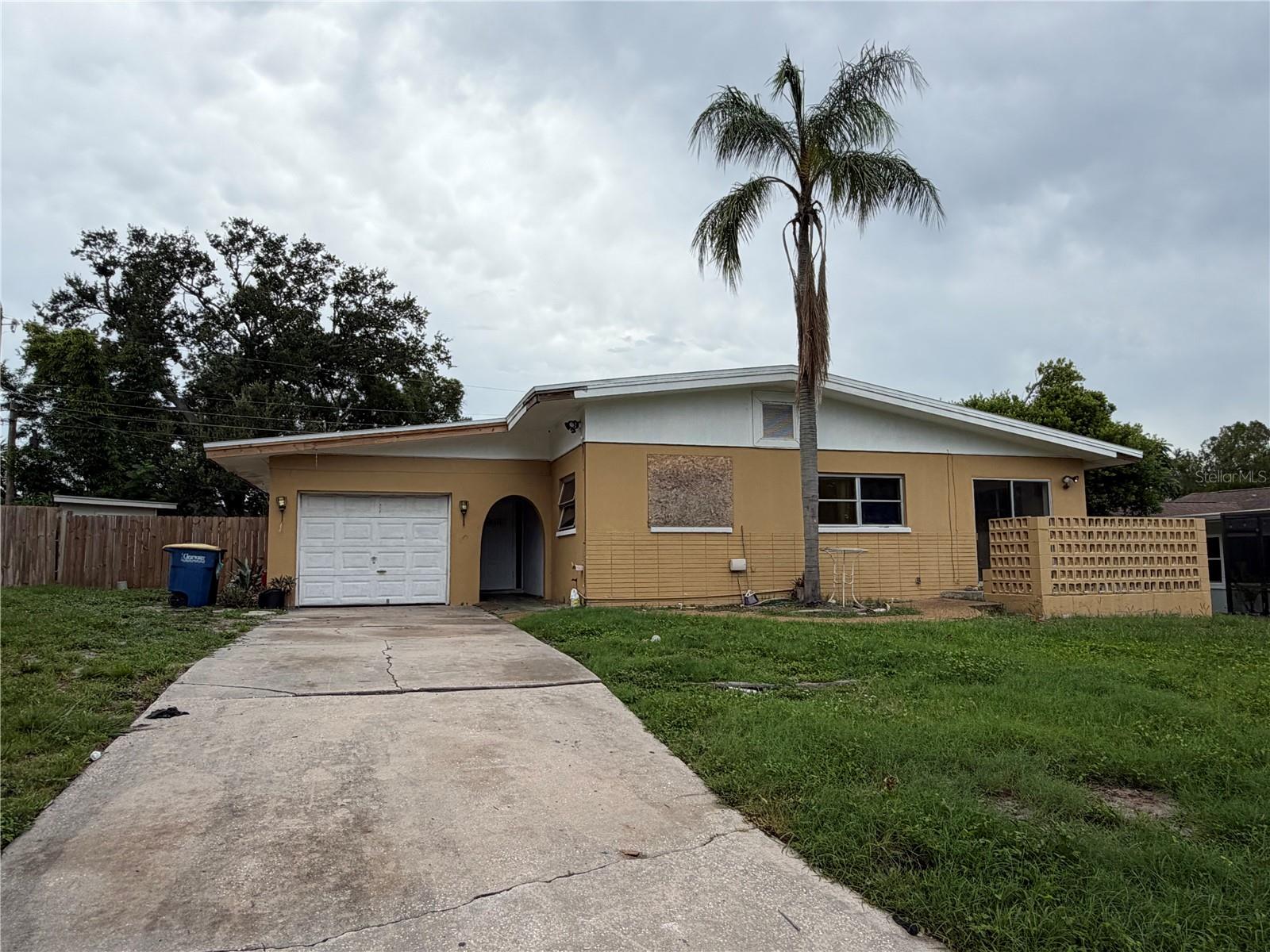 1330 Emily Court — photo