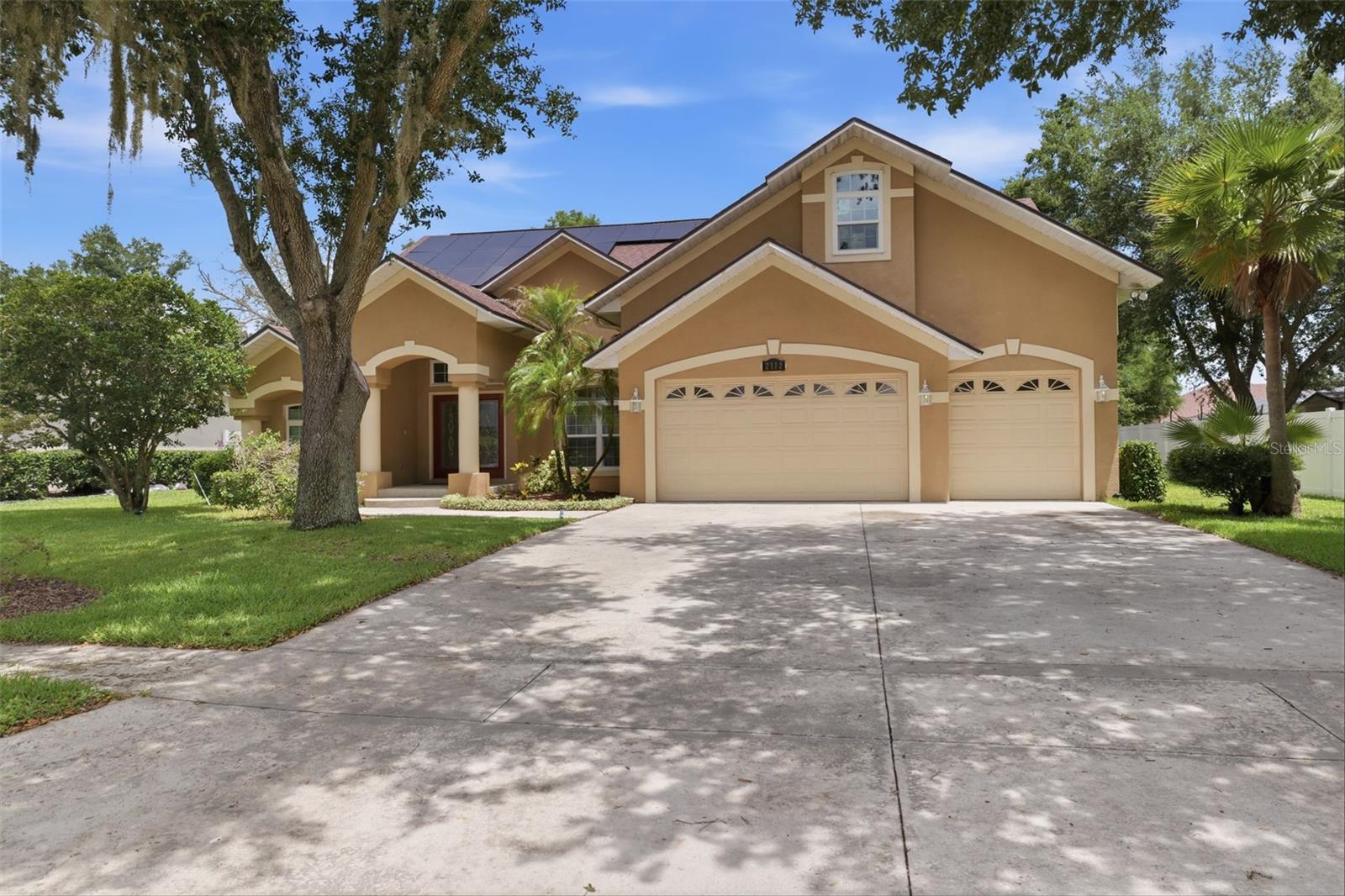 2112 Heritage Crest Drive — photo